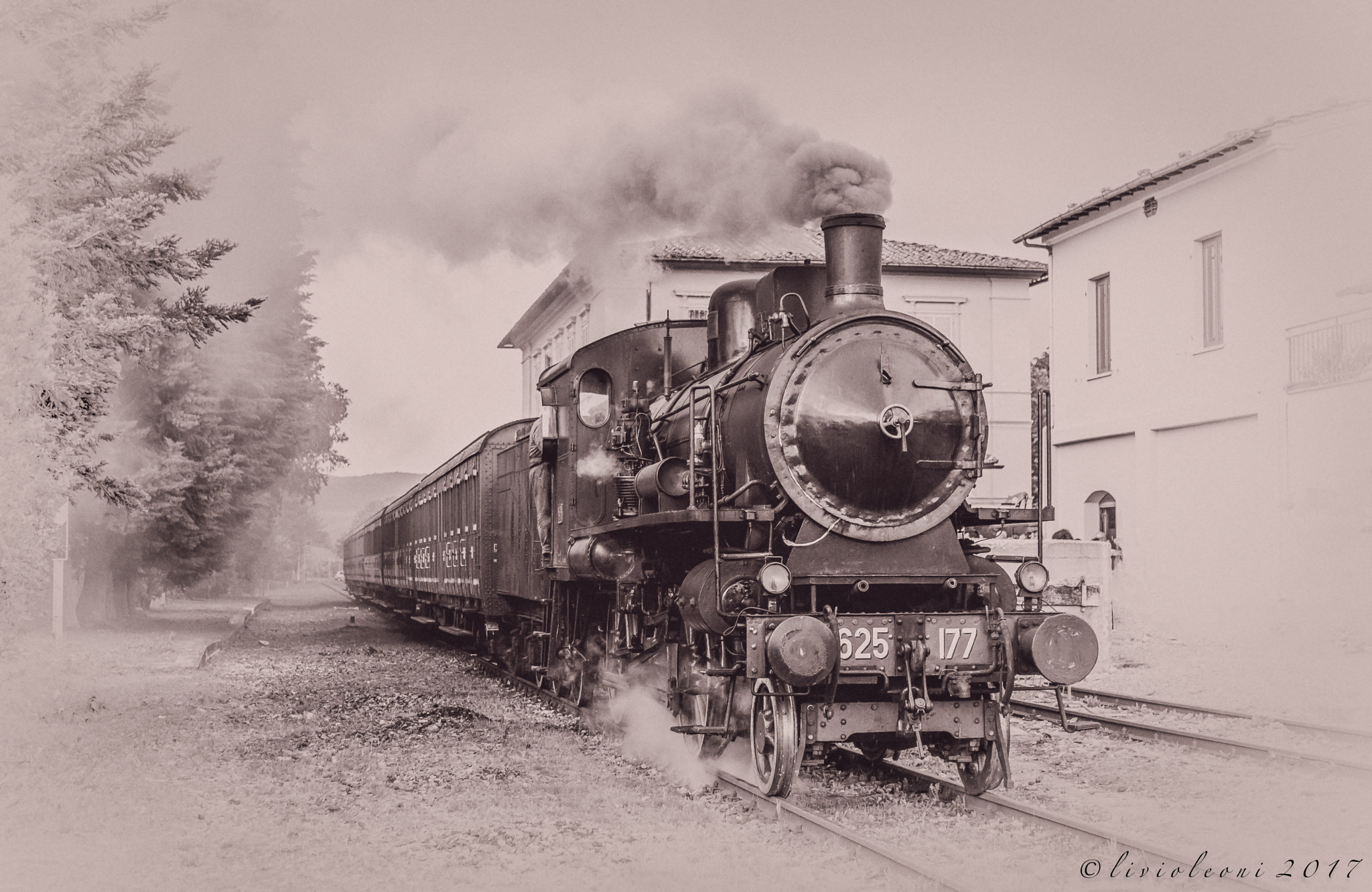 Nikon D7100 + AF Zoom-Nikkor 35-70mm f/2.8D sample photo. Once upon a time .....in tuscany photography