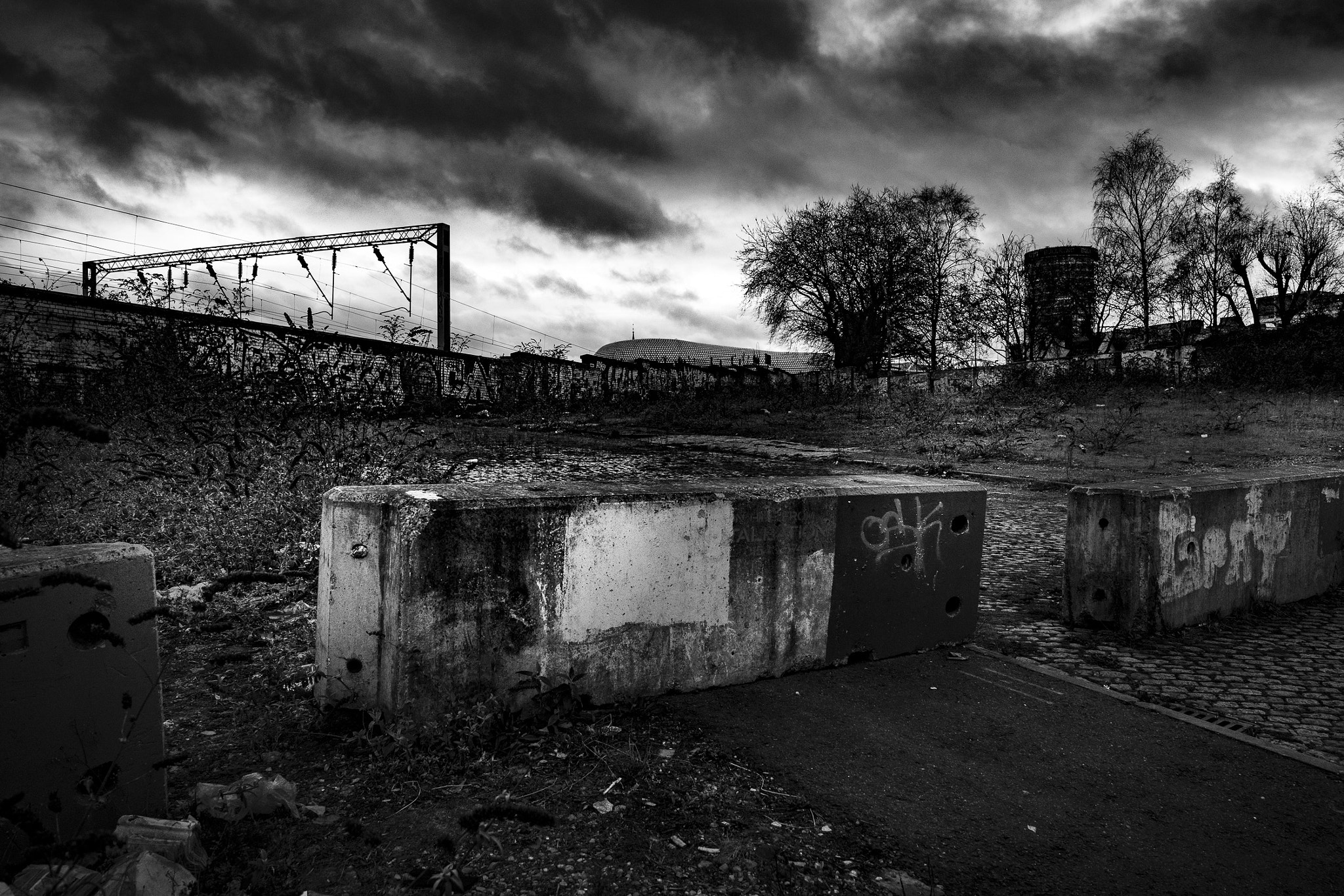 Sony FE 28mm F2 sample photo. Wasteland photography