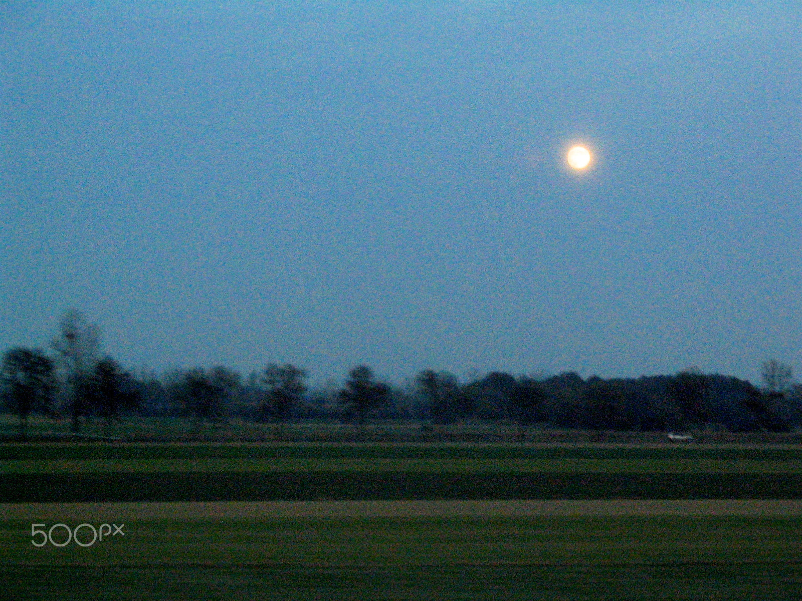 Canon POWERSHOT A75 sample photo. Train journey - moon through the window photography