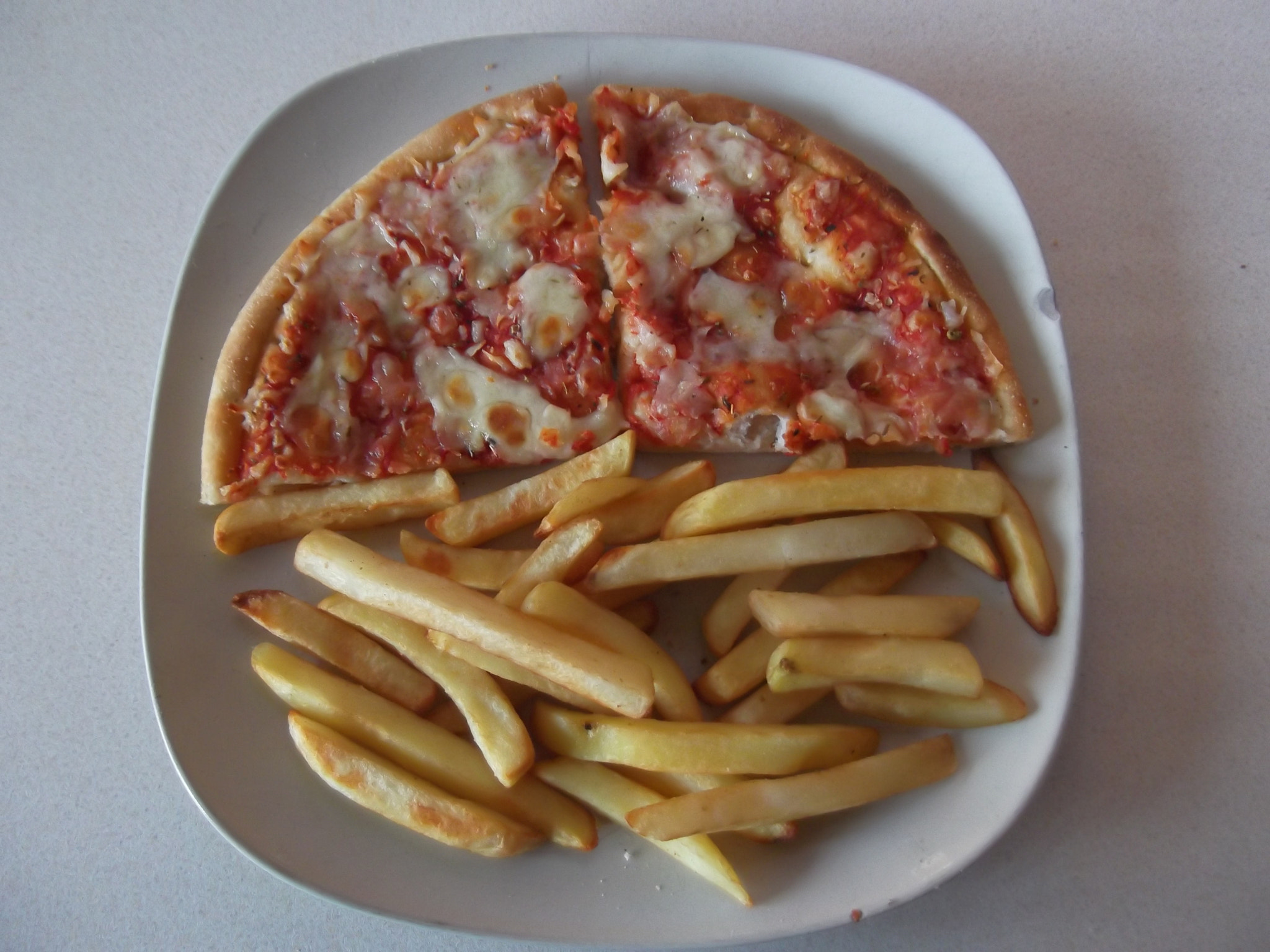 Fujifilm FinePix T350 sample photo. Pizza  and chips photography