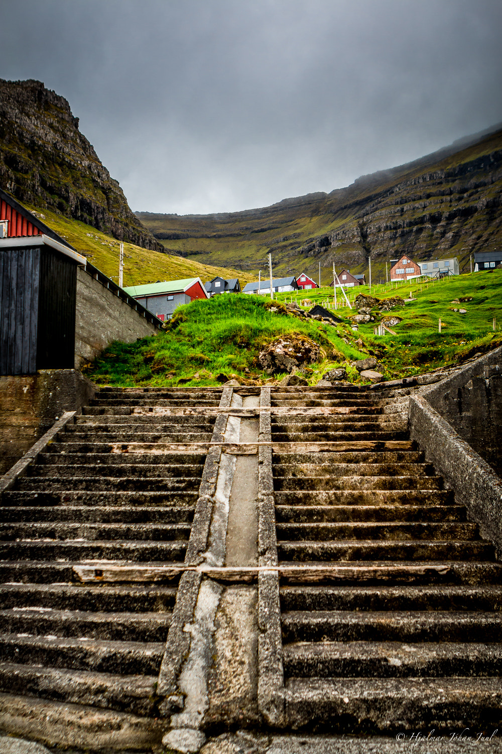 Canon EOS 70D + Canon EF 24-70mm F2.8L USM sample photo. Stairs photography