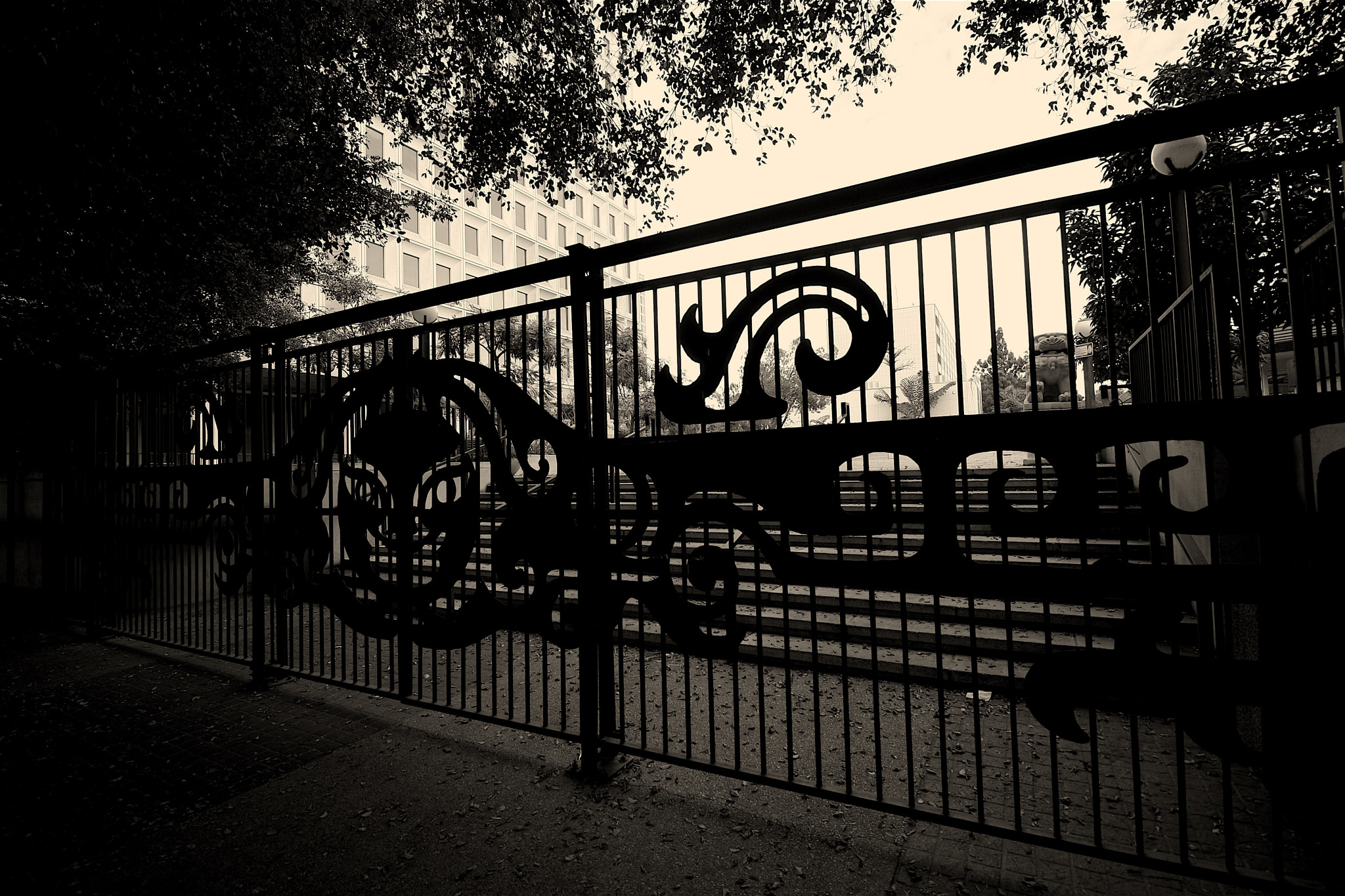 Canon EOS 40D sample photo. Nice gate photography