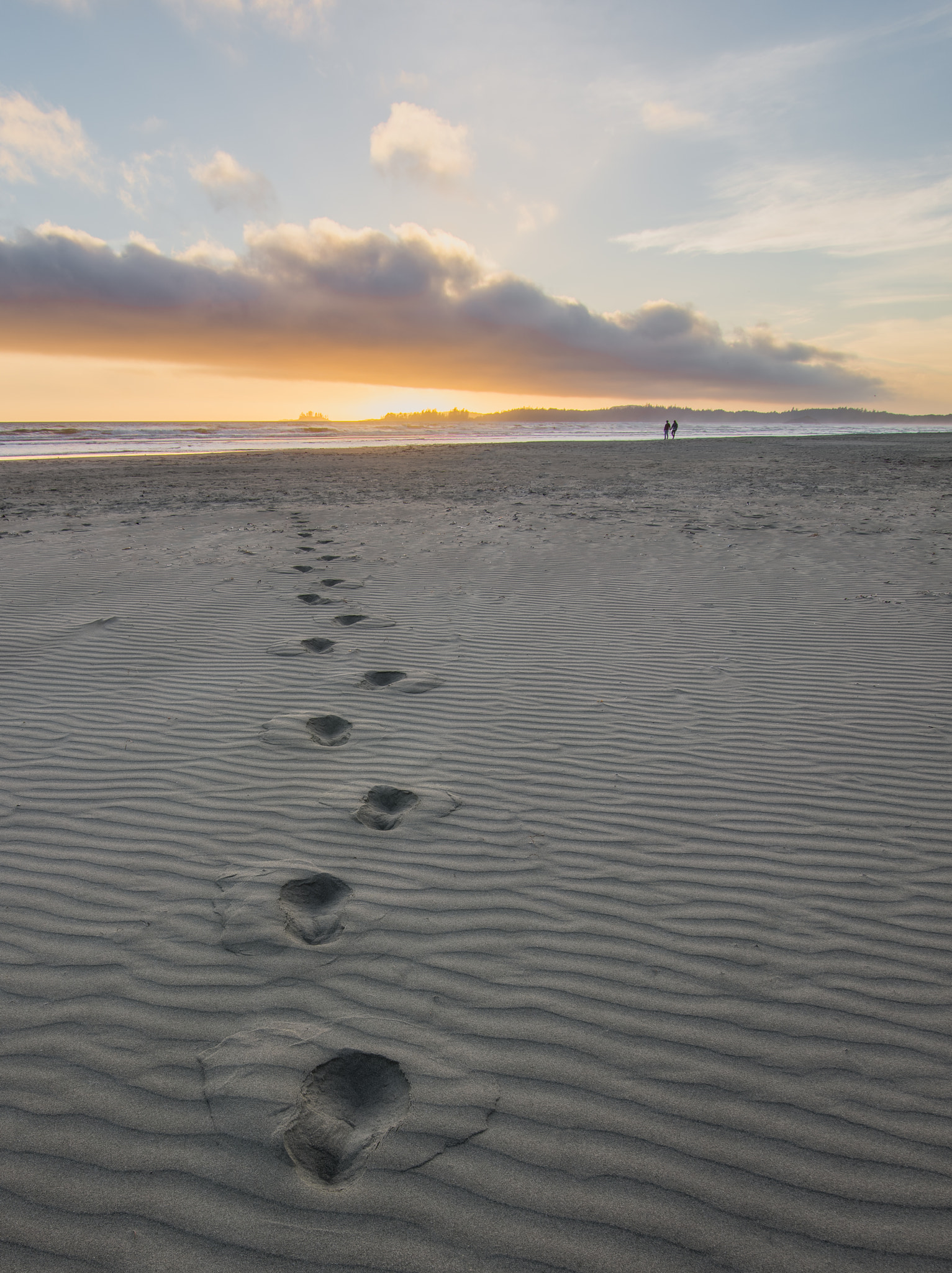 Tokina AT-X 17-35mm F4 Pro FX sample photo. Long beach photography