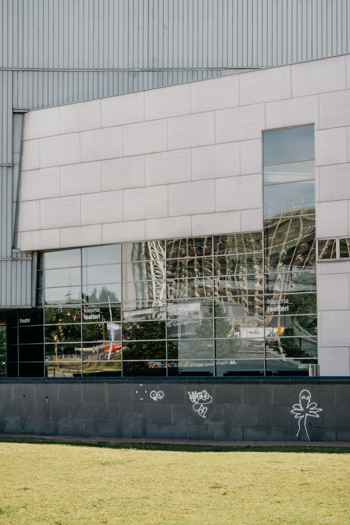 Sony SLT-A77 + Tamron SP 24-70mm F2.8 Di VC USD sample photo. Kiasma theater photography