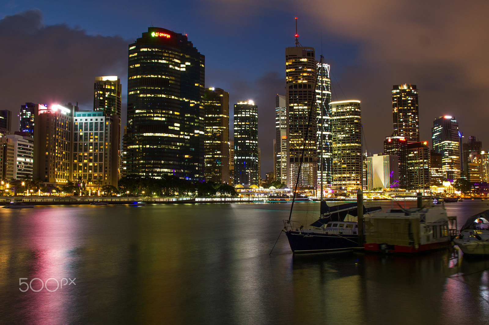 Canon EF-S 18-200mm F3.5-5.6 IS sample photo. Brisbane city long exposure photography
