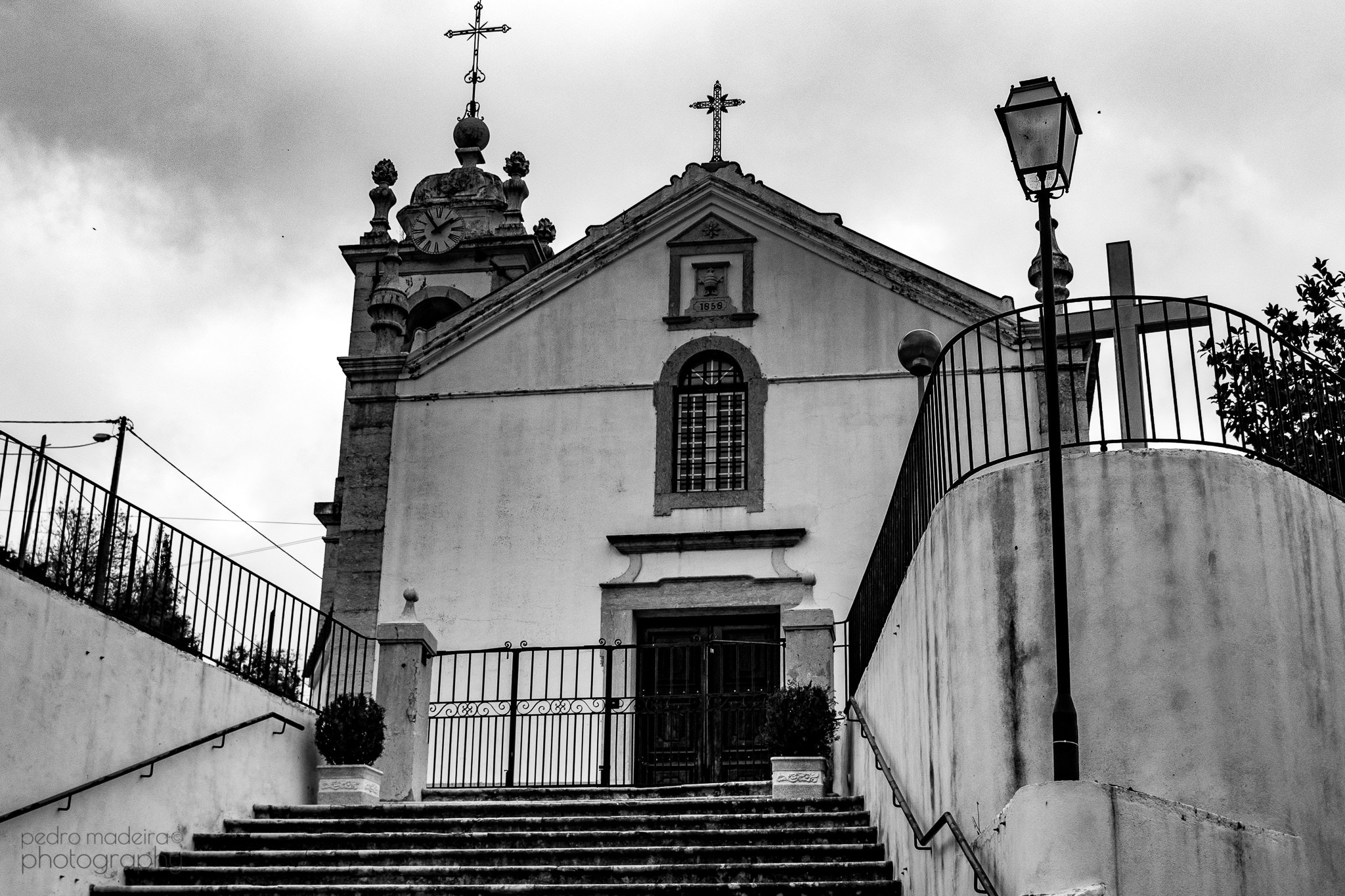 Canon EF-S 24mm F2.8 STM sample photo. The church photography