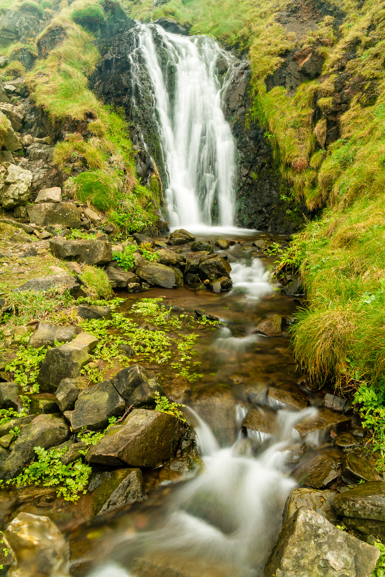 Canon EOS 7D + Sigma 18-50mm f/2.8 Macro sample photo. Stanbury waterfall photography