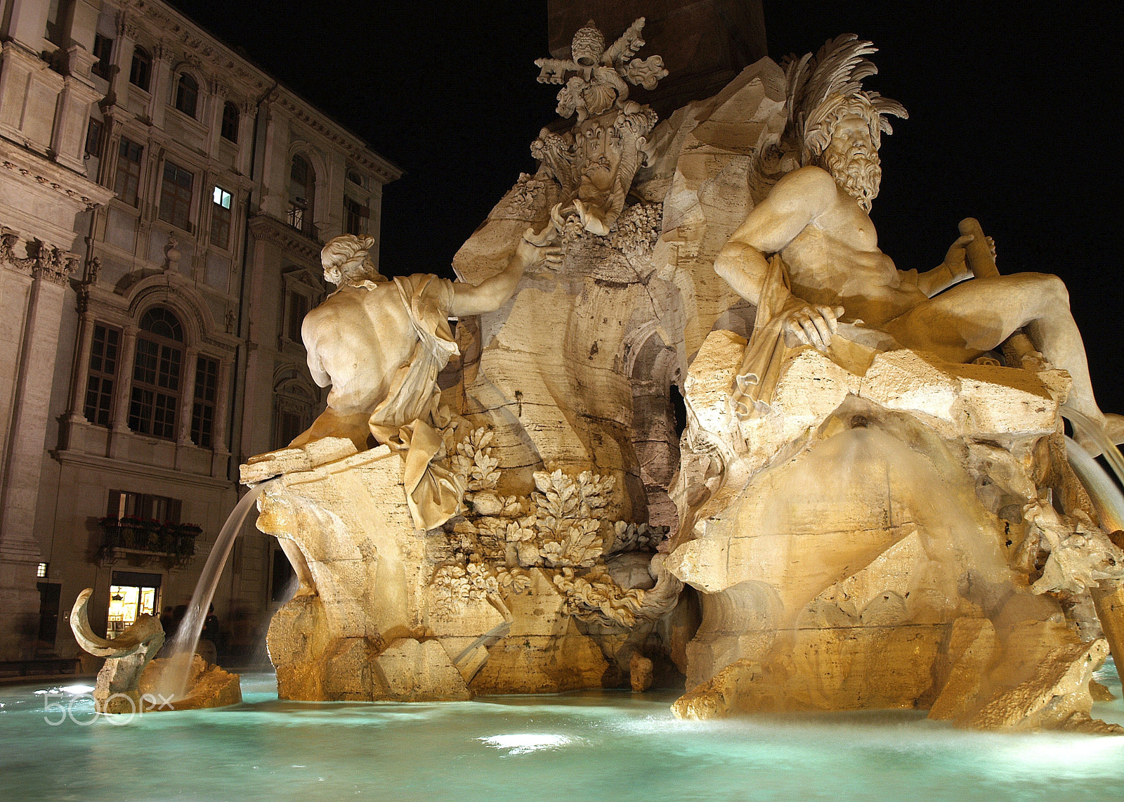 Olympus E-400 (EVOLT E-400) sample photo. Trevi fountain in rome by night photography