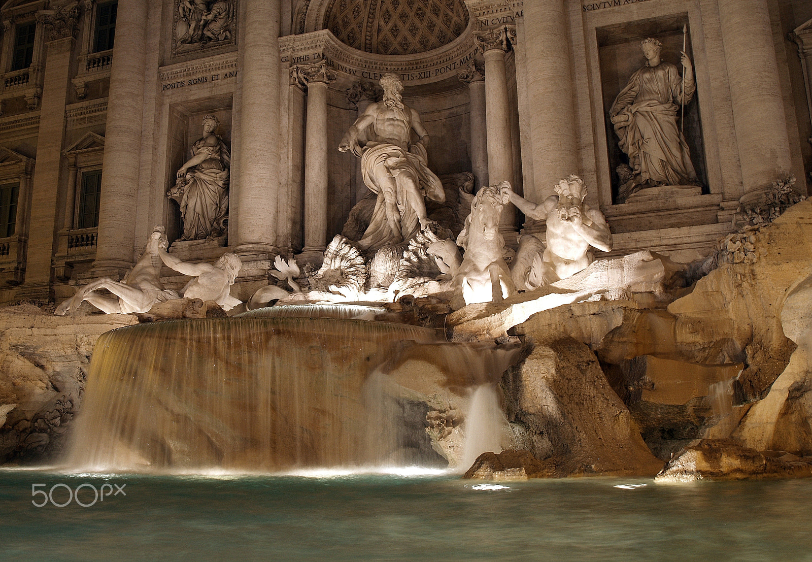Olympus E-400 (EVOLT E-400) sample photo. Trevi fountain in rome by night photography