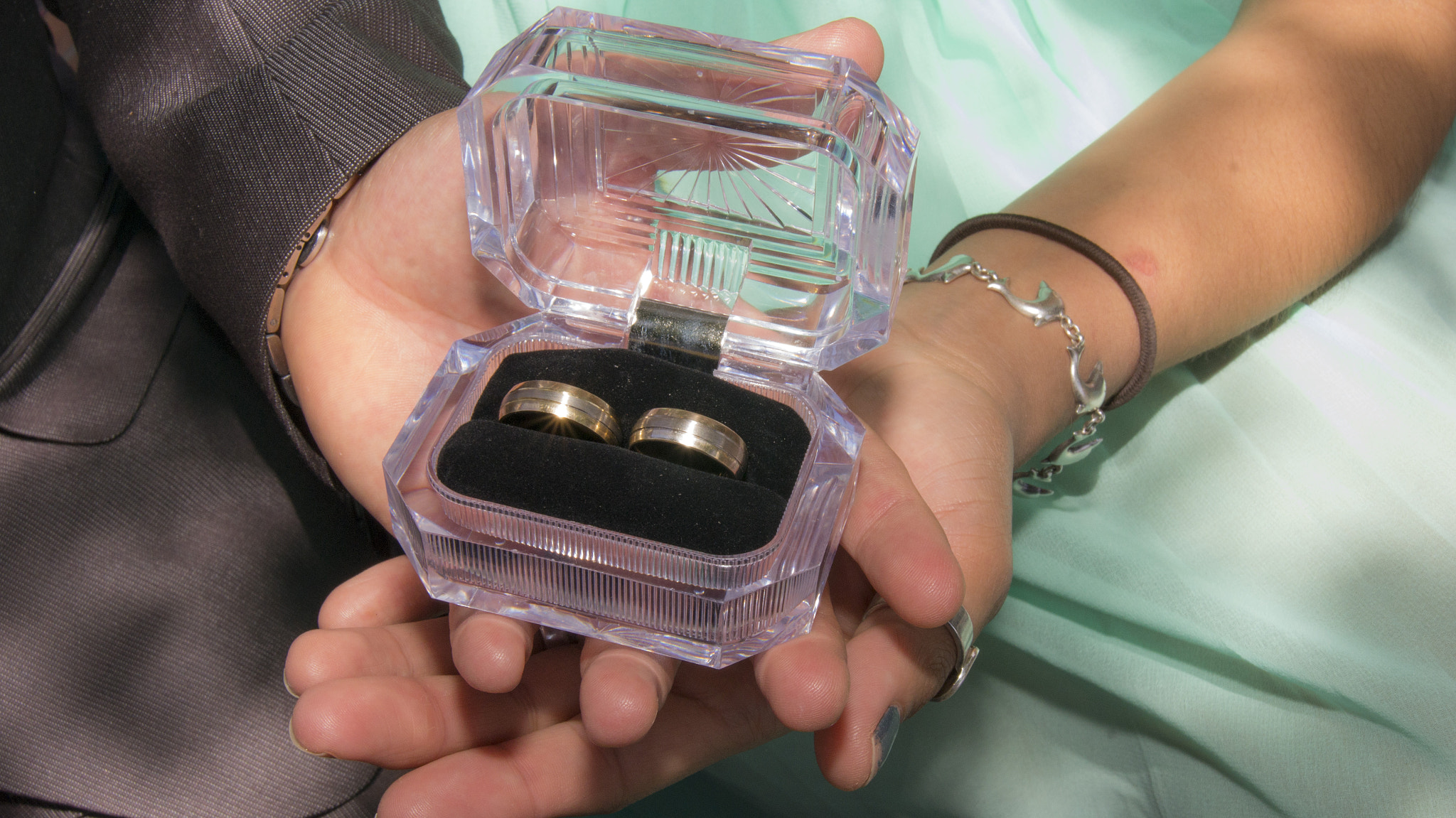 Sony SLT-A55 (SLT-A55V) sample photo. Wedding rings photography