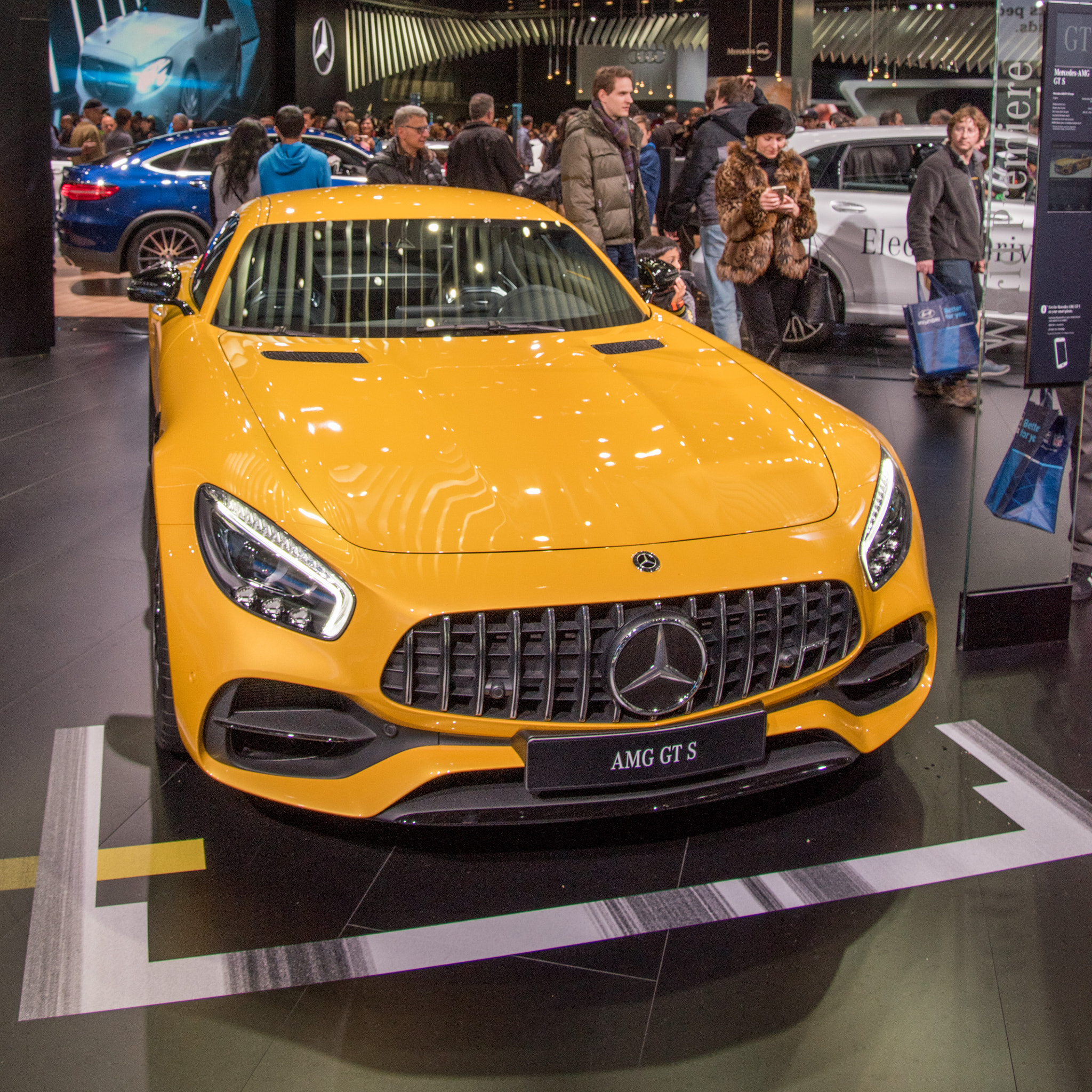 Nikon D810 sample photo. Yellow mercedes photography
