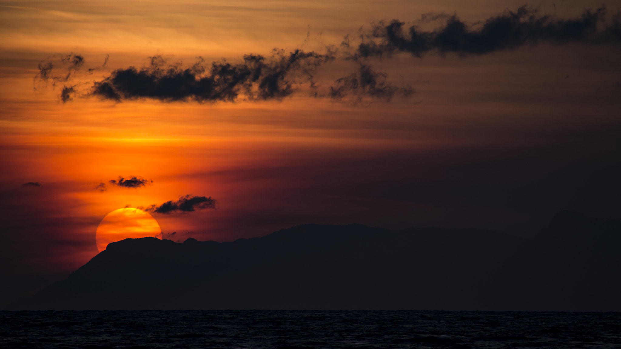 Canon EOS 1100D (EOS Rebel T3 / EOS Kiss X50) sample photo. Contemplating the sunrise photography