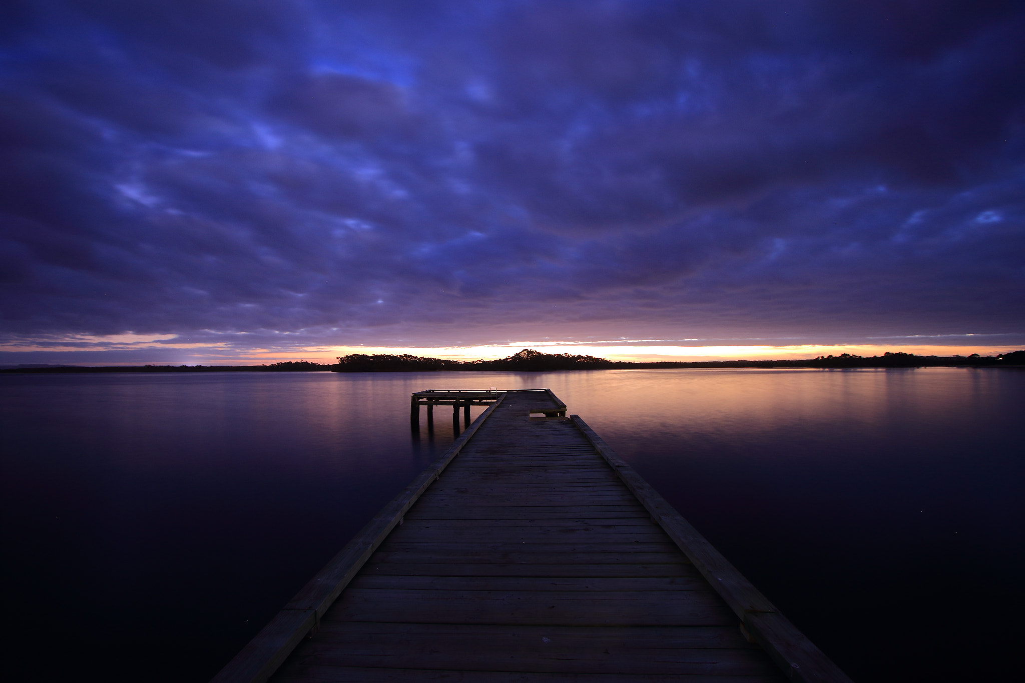 Canon EF-S 10-22mm F3.5-4.5 USM sample photo. Sunset on the pier photography