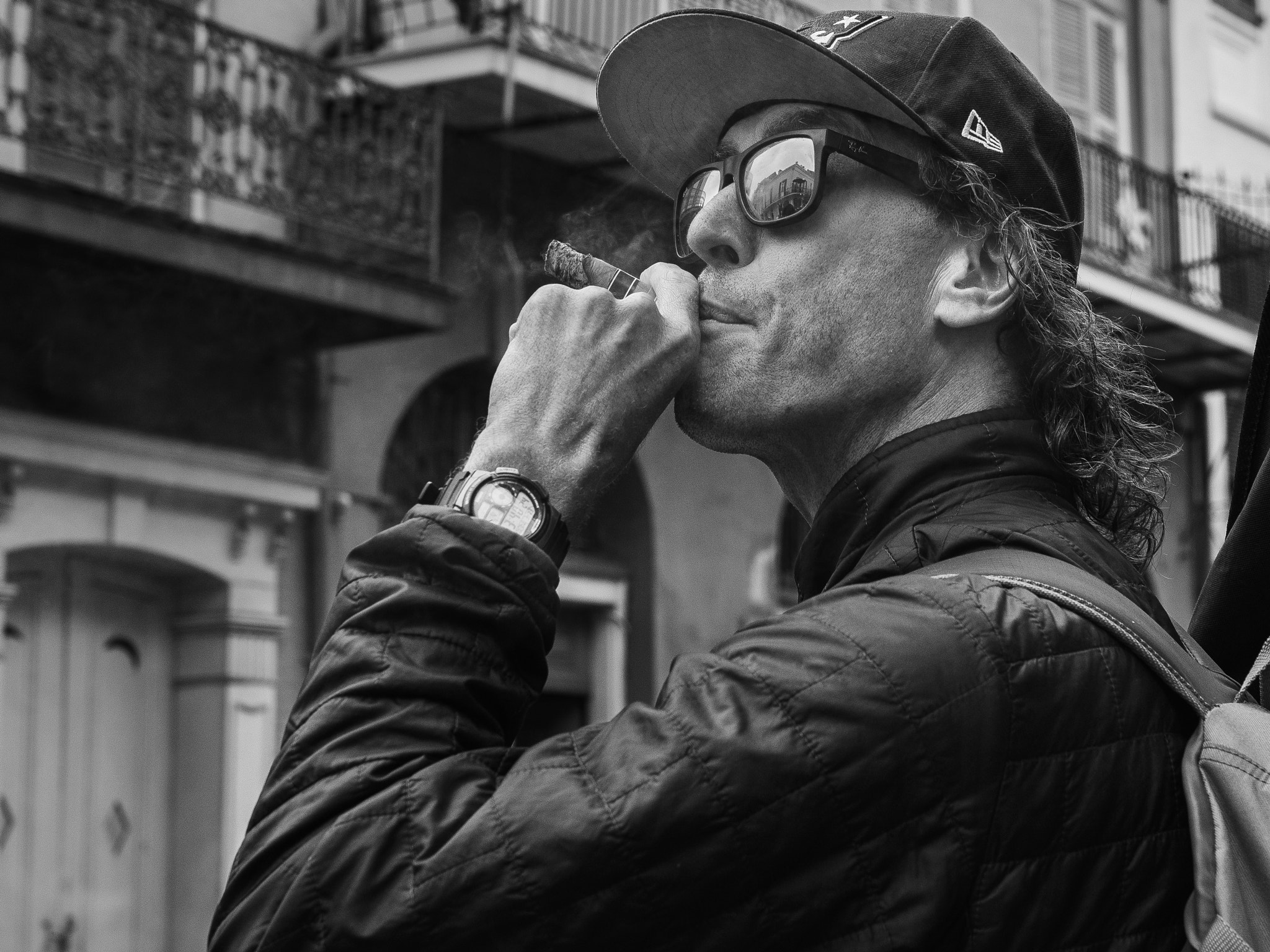 Canon EF 35mm F1.4L II USM sample photo. Man smoking photography