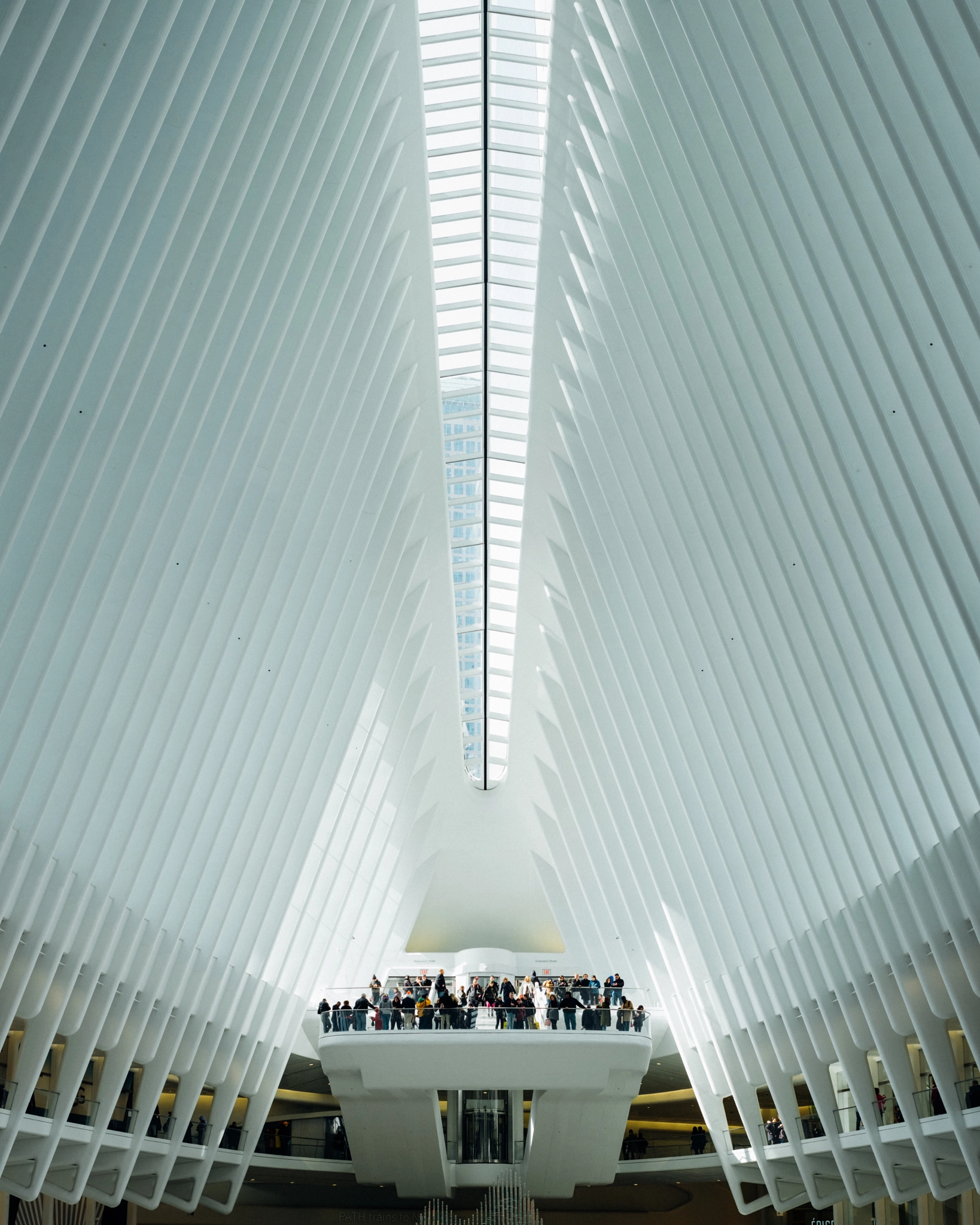 Fujifilm X-E2 + Fujifilm XF 35mm F1.4 R sample photo. " kubricking" the oculus photography