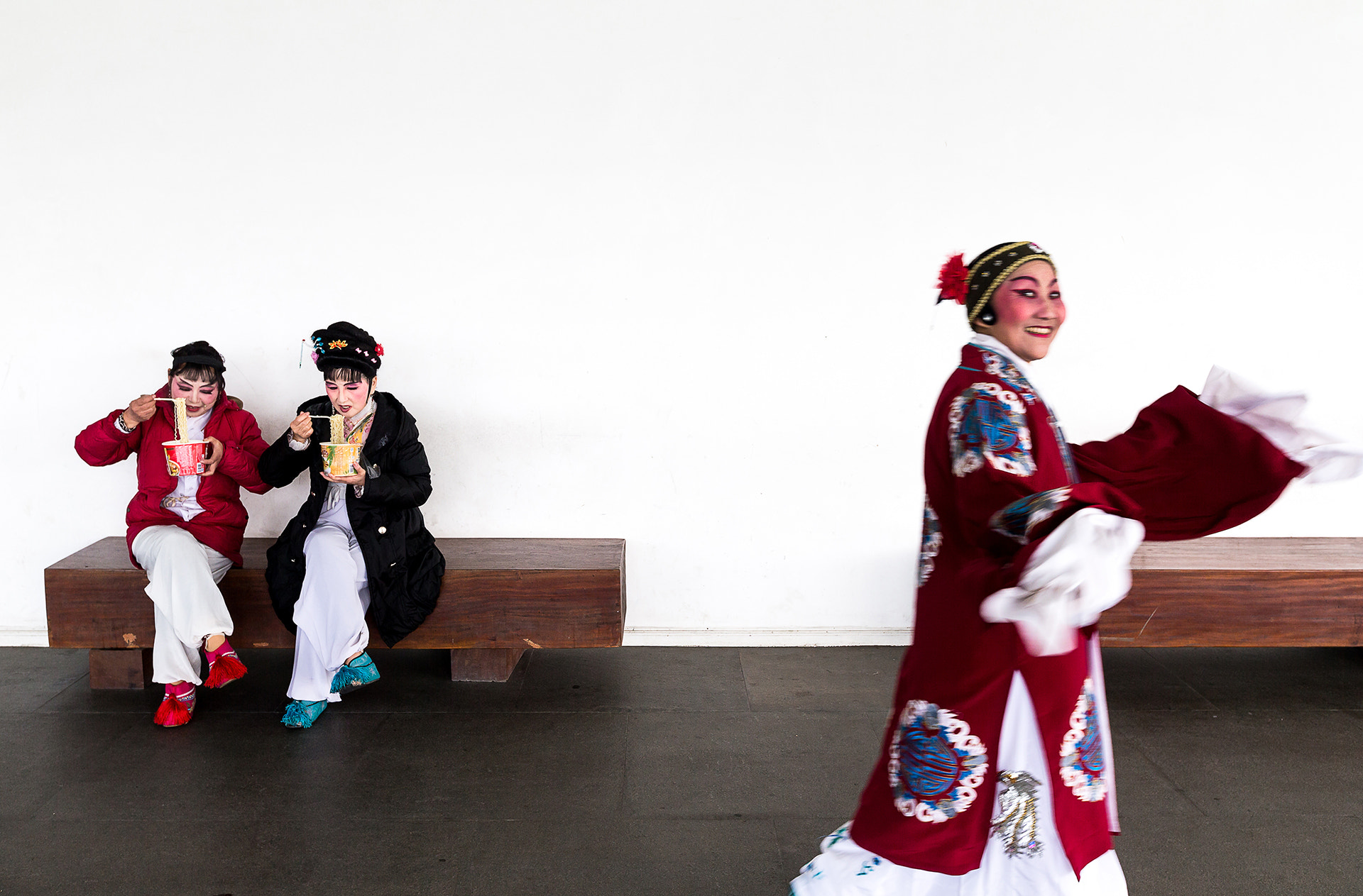 Canon EF 16-35mm F2.8L II USM sample photo. 台前台后 photography