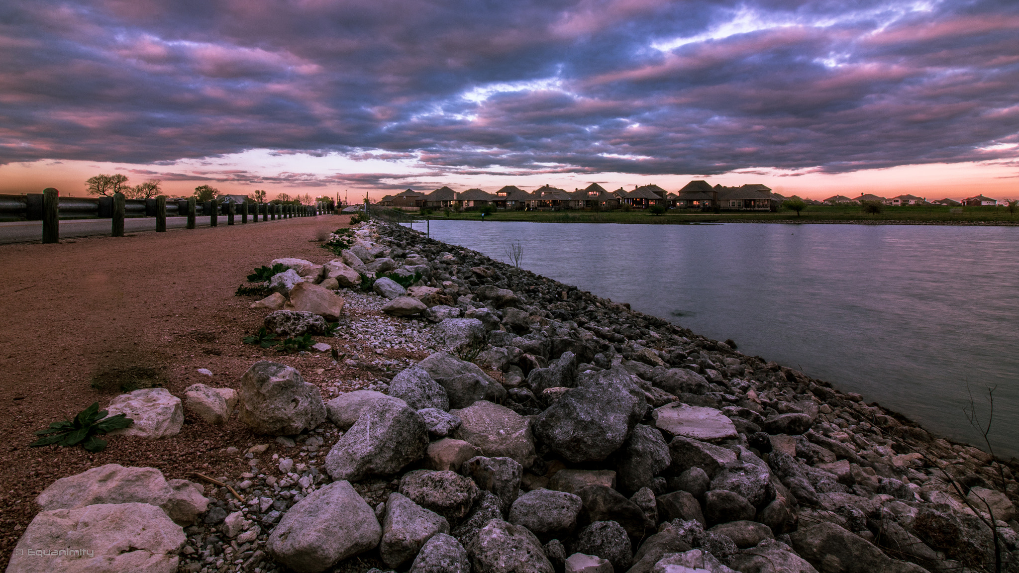 Canon EOS 750D (EOS Rebel T6i / EOS Kiss X8i) sample photo. Homes lighten up  - lake view @ sunset photography