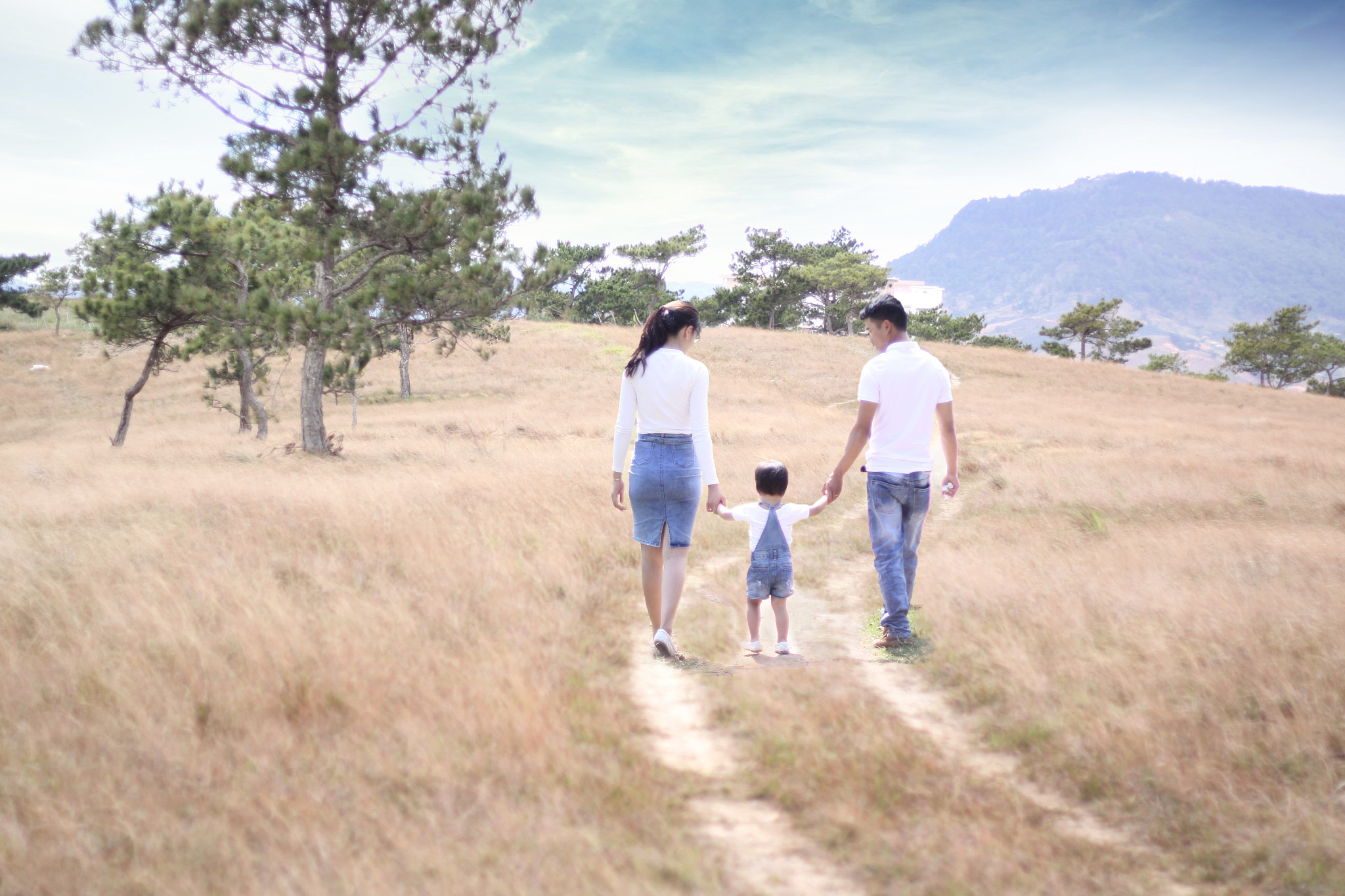 Canon EOS 50D + Canon EF 50mm F1.8 II sample photo. My family photography
