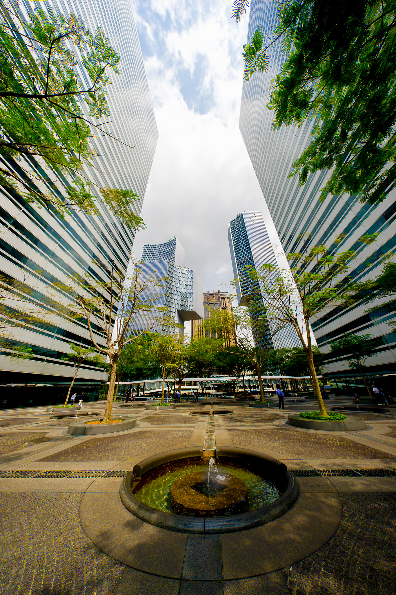 Sony a7 + Voigtlander HELIAR-HYPER WIDE 10mm F5.6 sample photo. Five in one photography