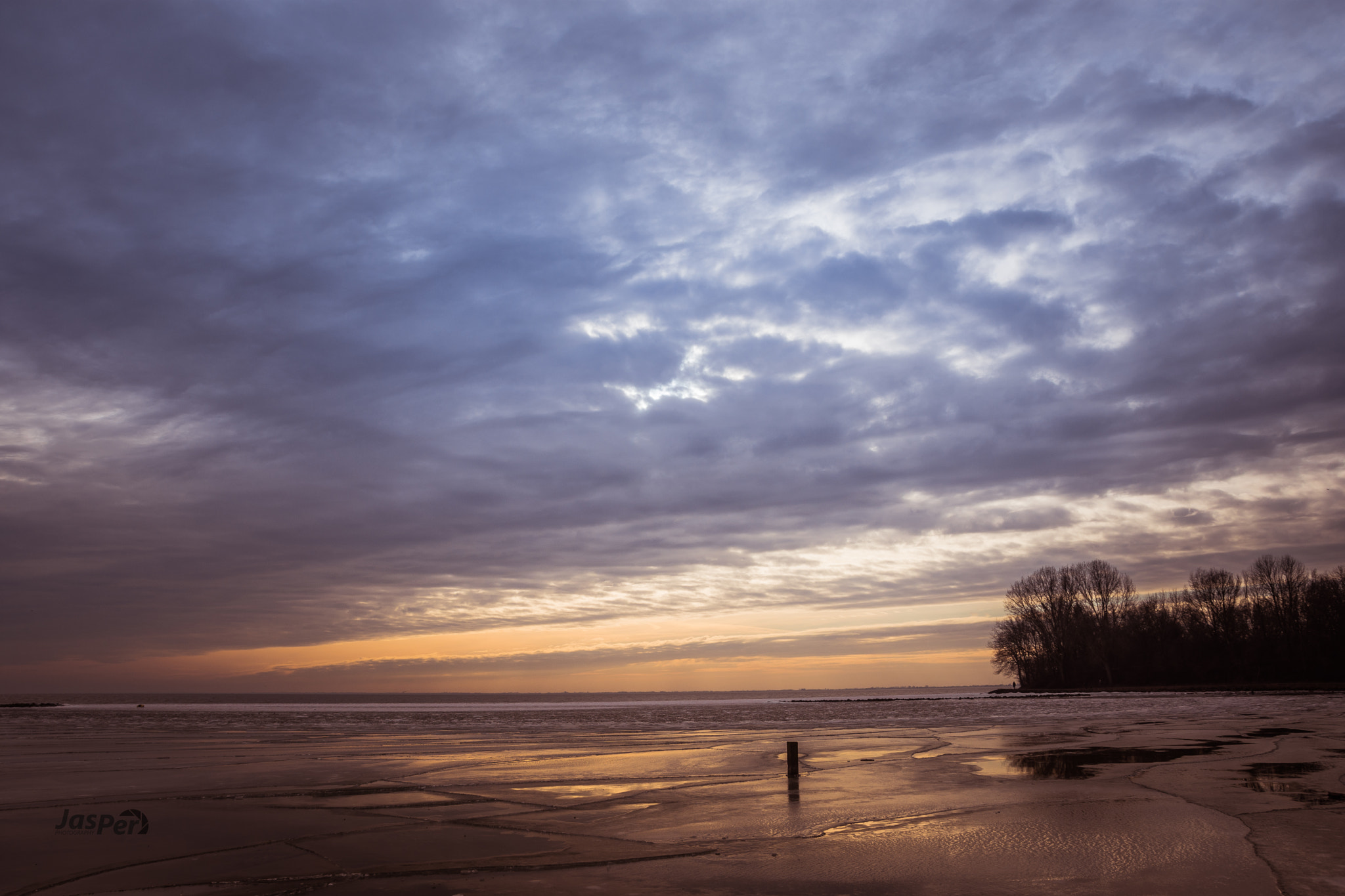 Nikon D7200 + Sigma 17-70mm F2.8-4 DC Macro OS HSM sample photo. Frozen lake photography