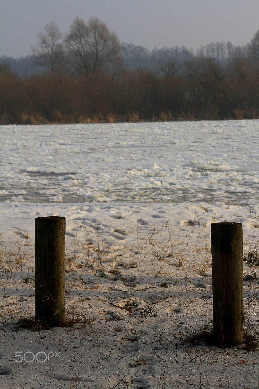 Canon EOS 7D + EF75-300mm f/4-5.6 sample photo. Ice on the river photography
