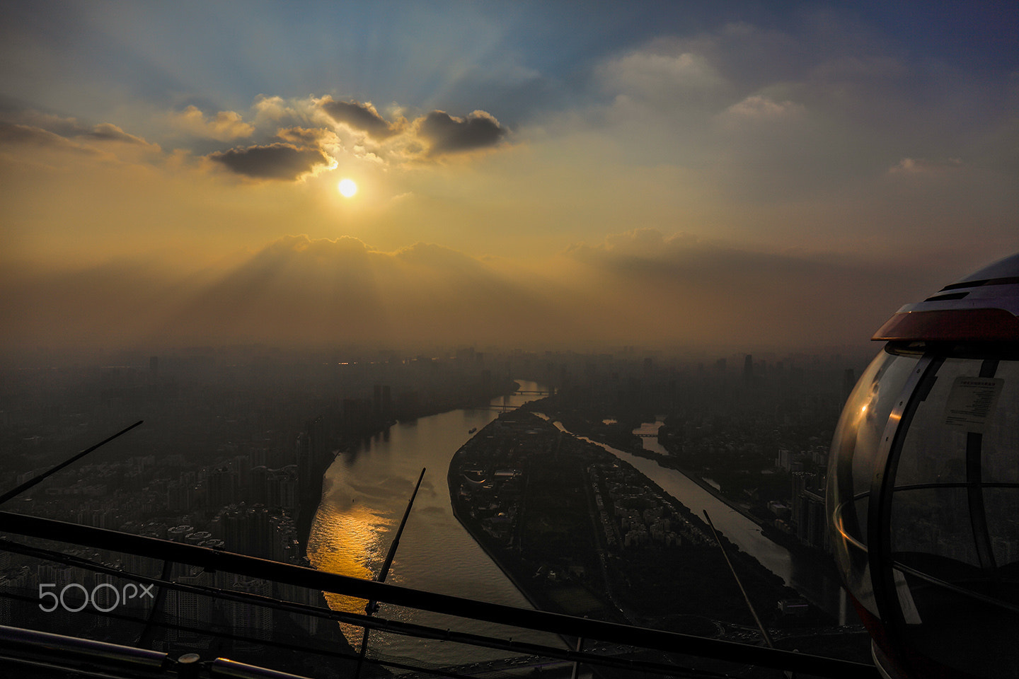Canon EF 24-70mm F4L IS USM sample photo. 夕阳西下的摩天轮 photography