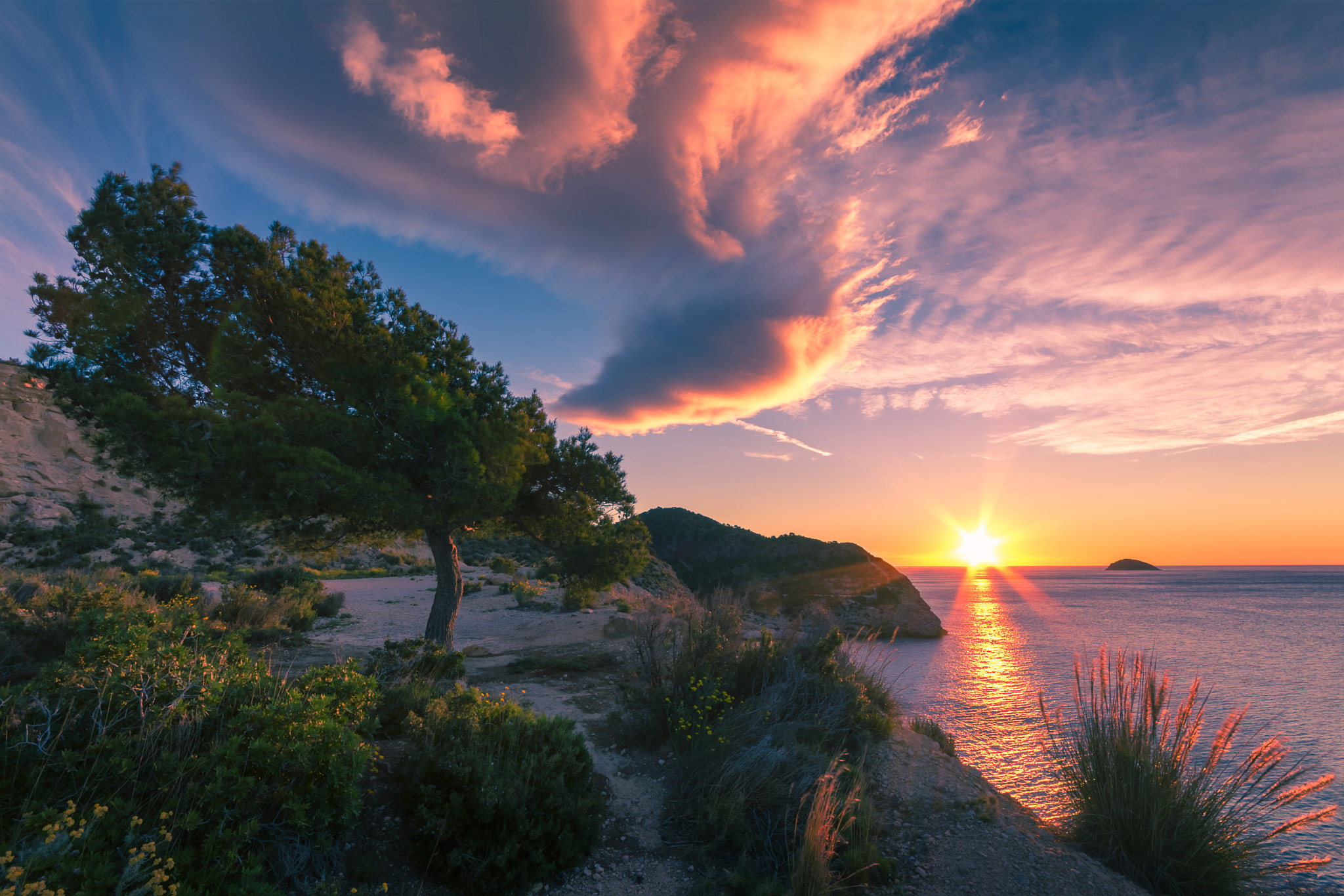 Sigma 10-20mm F4-5.6 EX DC HSM sample photo. Sunrise from a cliff on the coast photography