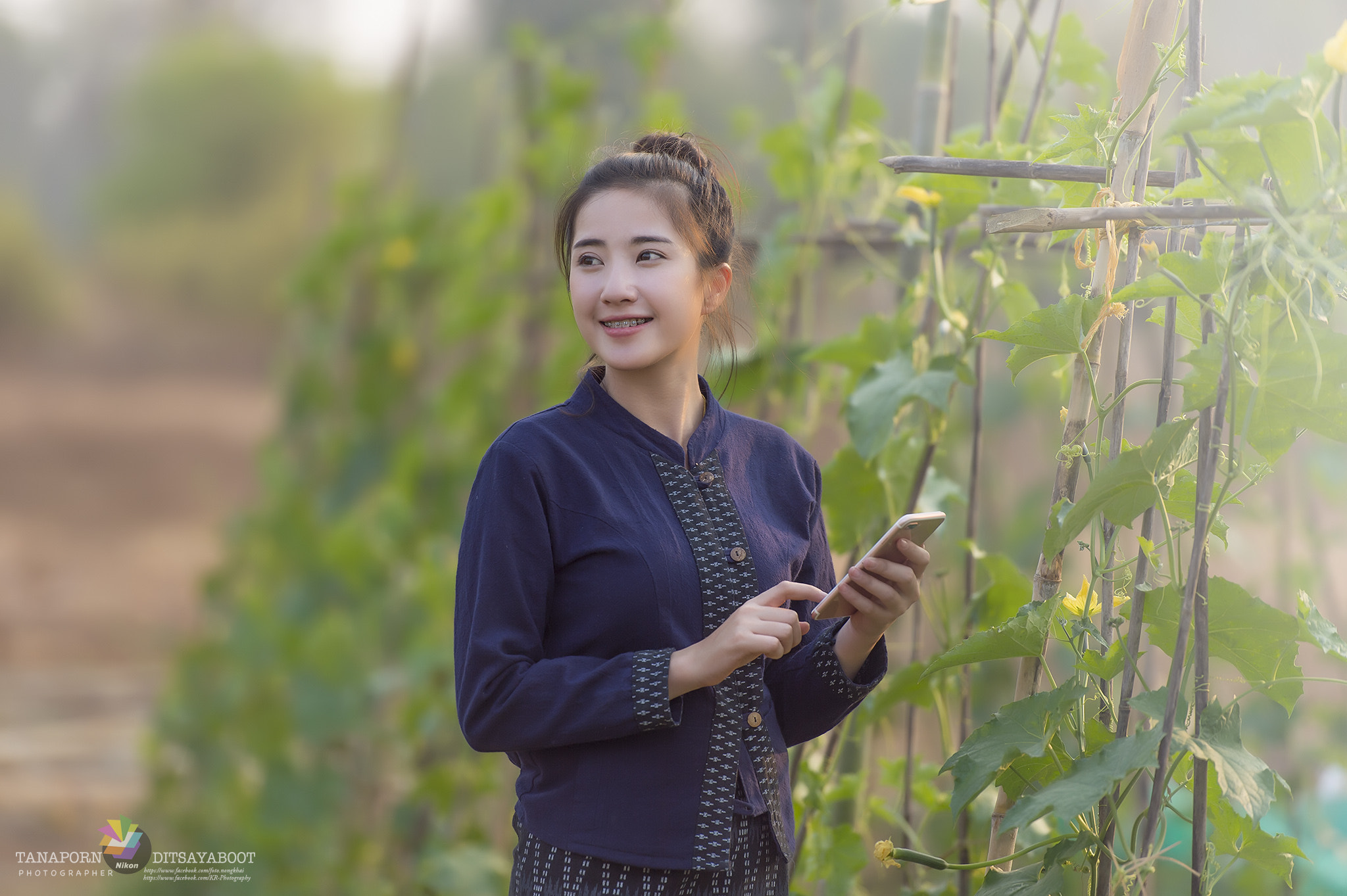 Nikon AF-S Nikkor 70-200mm F2.8G ED VR II sample photo. Pretty woman farmer. photography