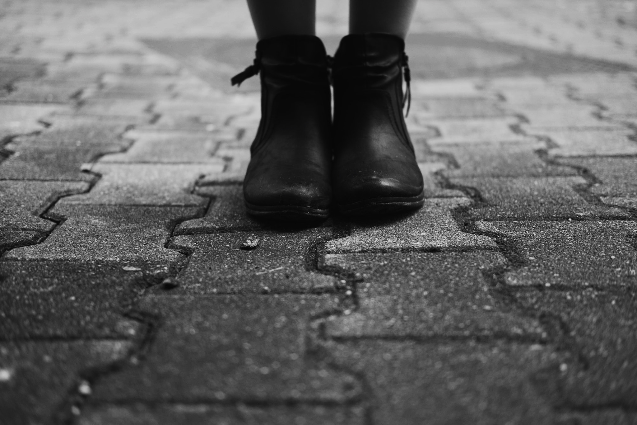 Fujifilm X-T1 + Fujifilm XF 35mm F2 R WR sample photo. Shoe story photography