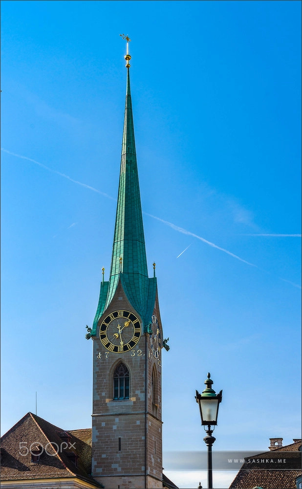 Minolta AF 80-200mm F2.8 HS-APO G sample photo. Architectural details, old center of zurich photography