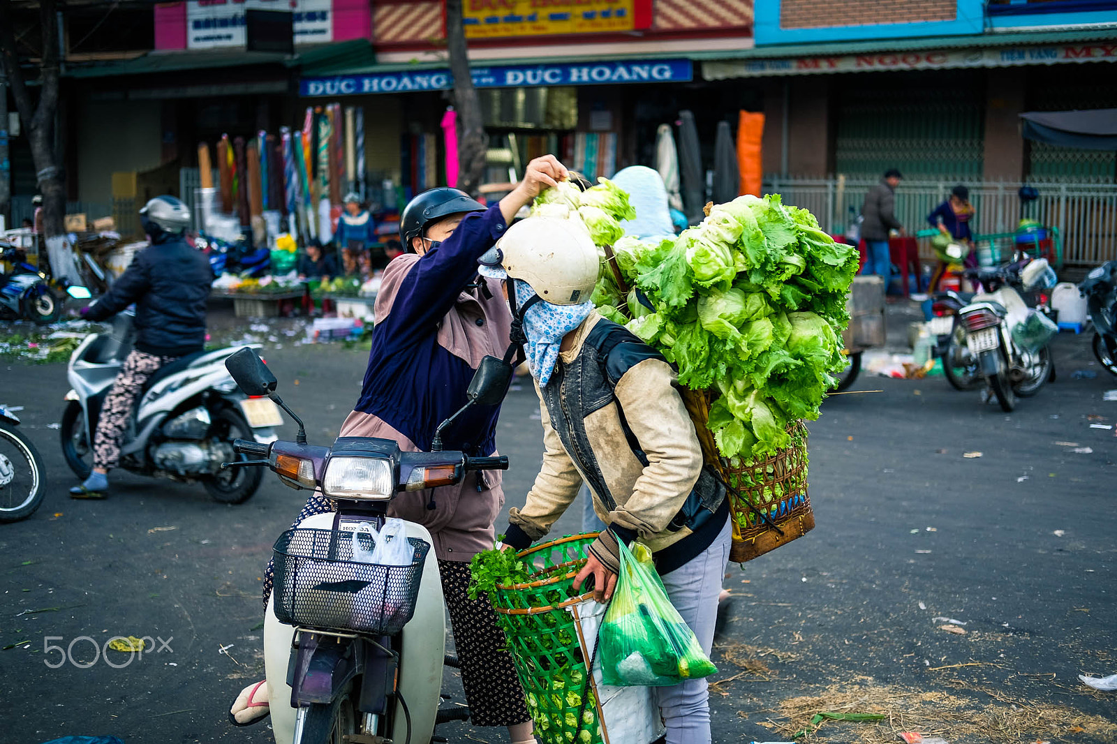 Fujifilm X-E2S sample photo. Vegetables market photography