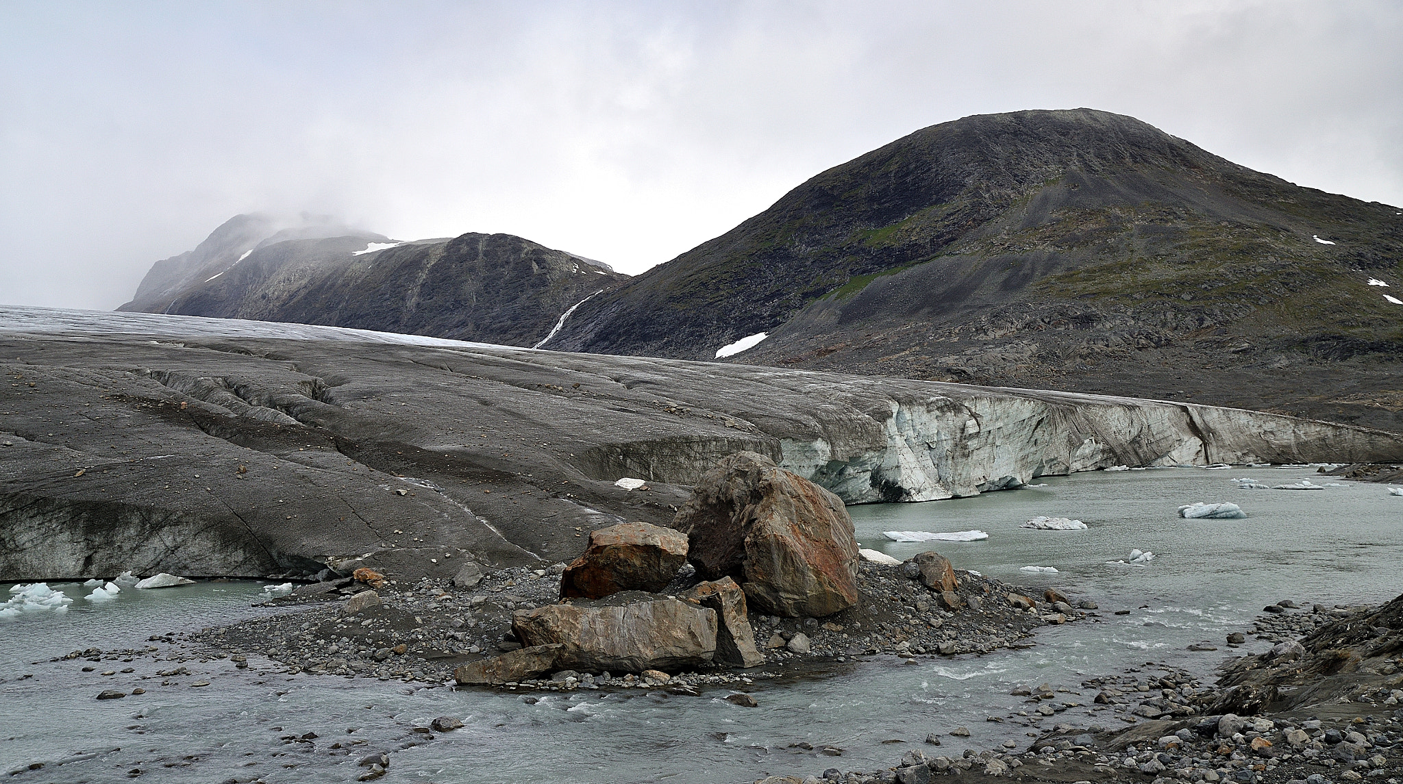 Nikon D5100 + Tamron SP AF 17-50mm F2.8 XR Di II LD Aspherical (IF) sample photo. Valley of ice salajekna glacier photography