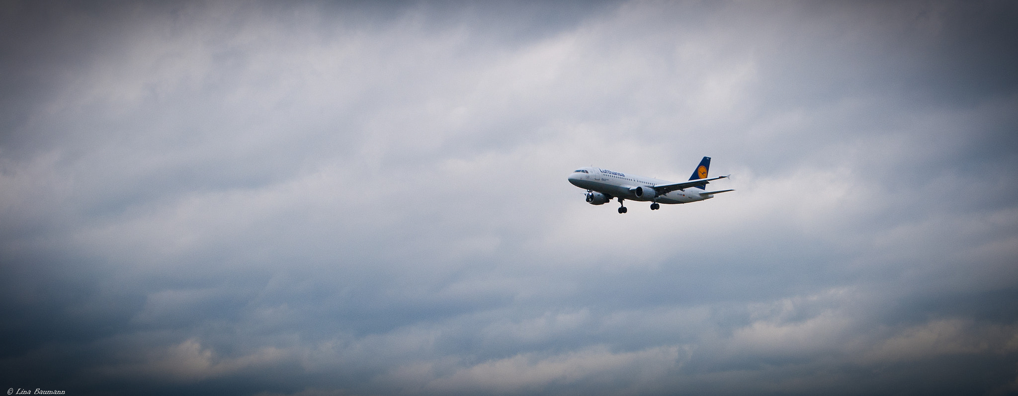 Nikon D3000 sample photo. Flugzeug photography