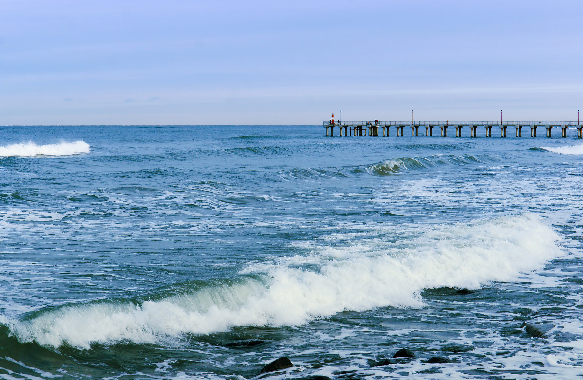 Sony Alpha NEX-3N + E 50mm F1.8 OSS sample photo. Sea wave waves beat on the rocks photography