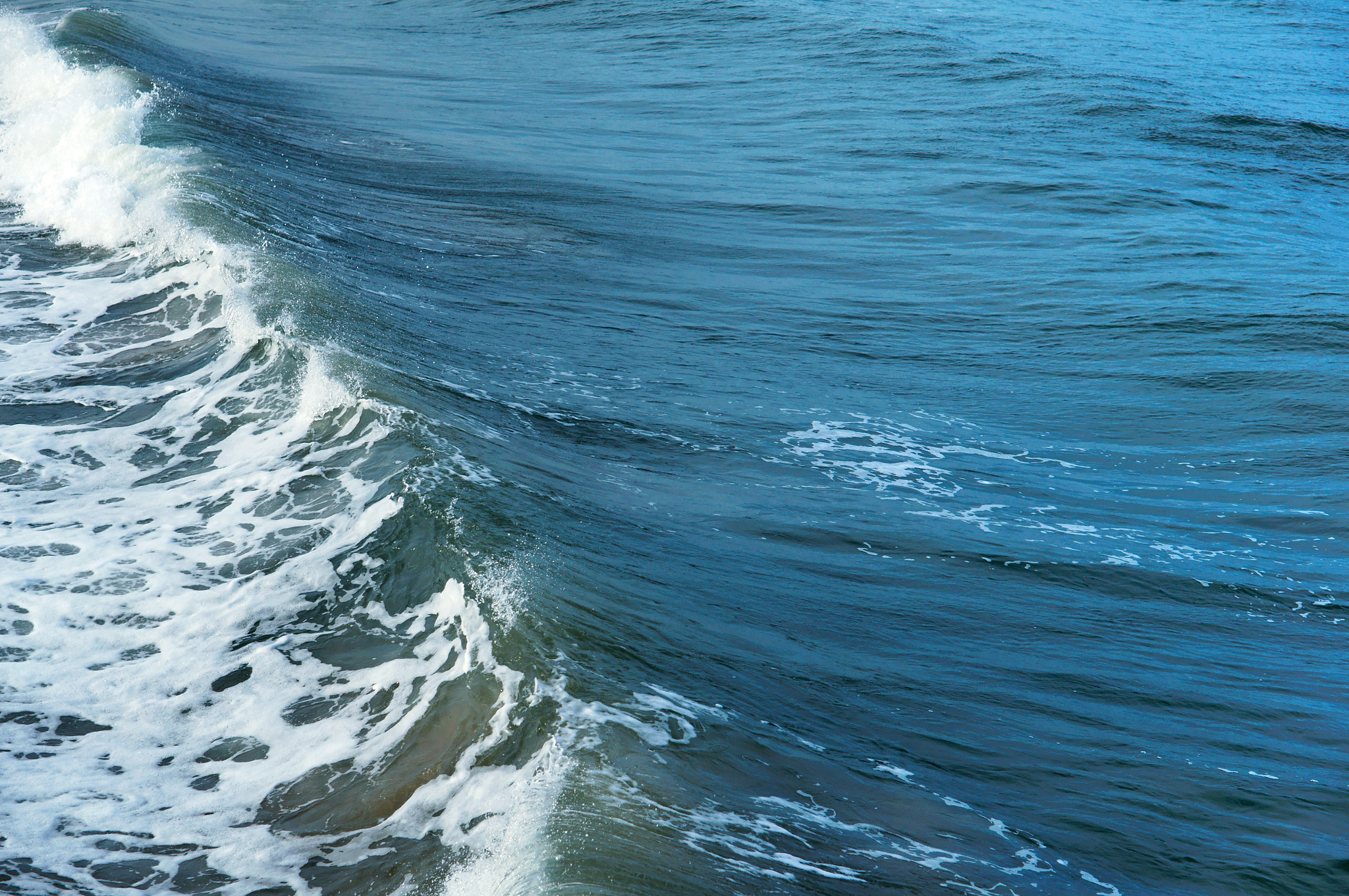 Sony Alpha NEX-3N + E 50mm F1.8 OSS sample photo. Sea wave waves beat on the rocks photography