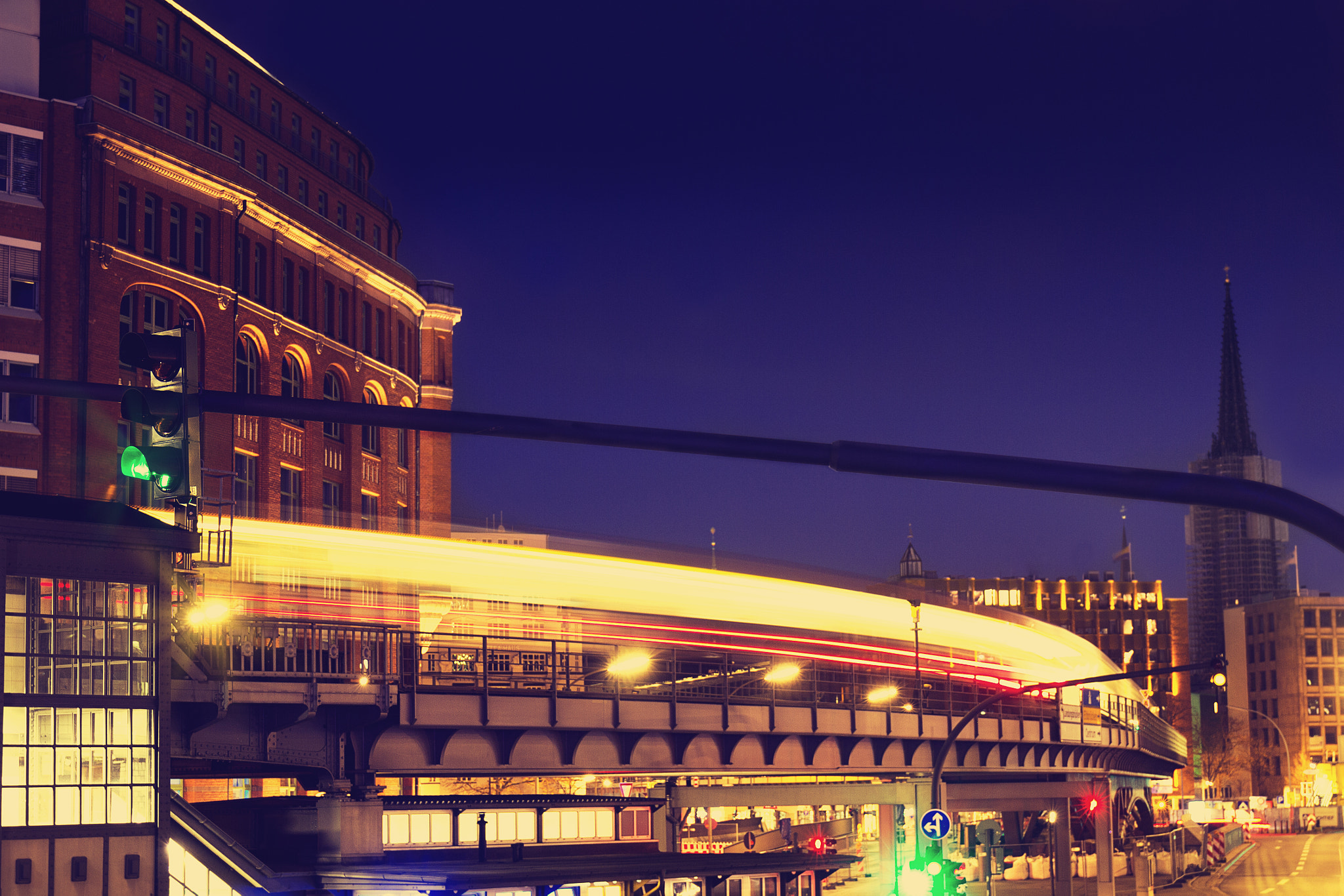 Canon EF 24-70mm F4L IS USM sample photo. Beautiful night city lights. abstract. urban concept. hamburg, g photography