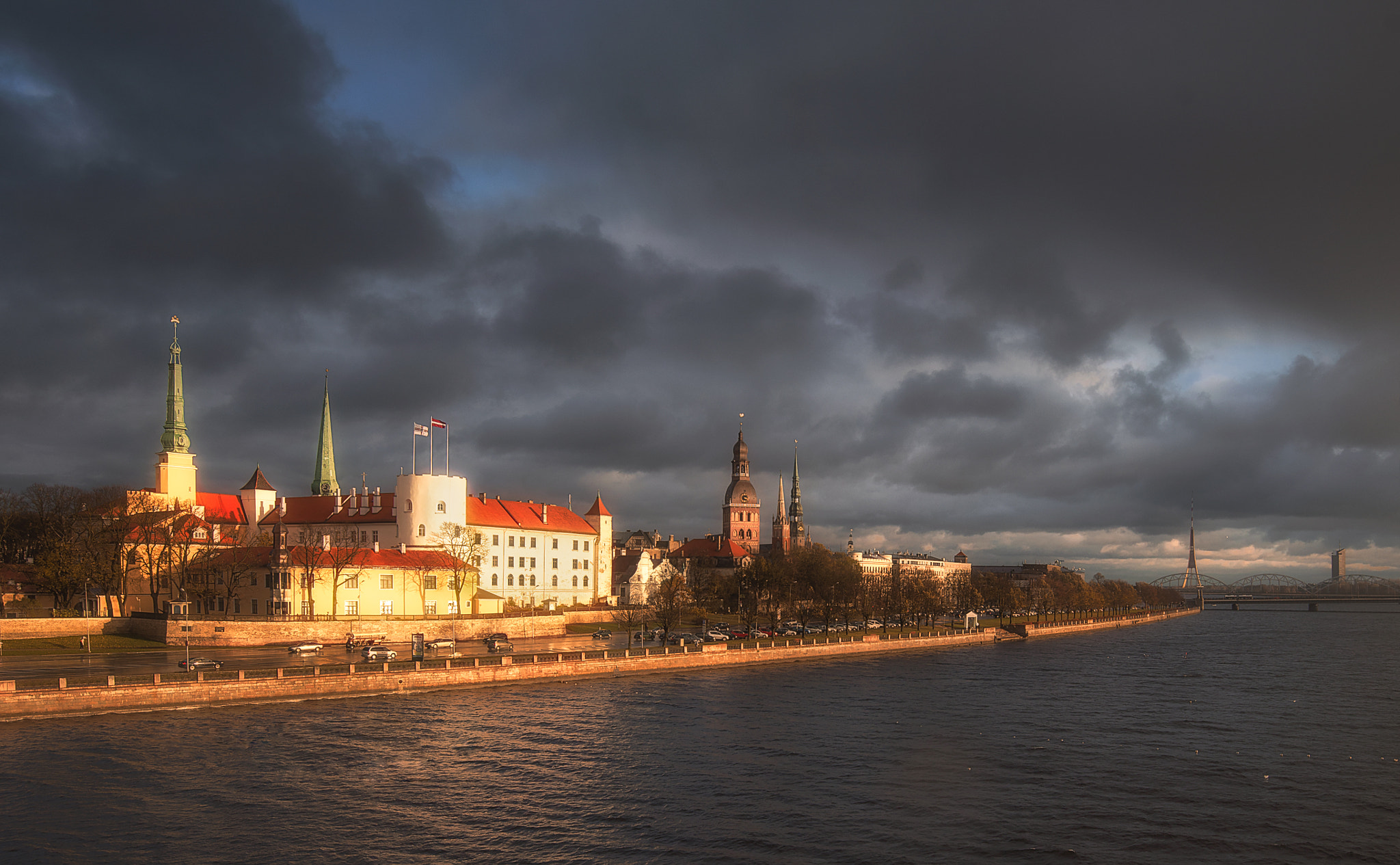 Nikon AF-S Nikkor 18-35mm F3.5-4.5G ED sample photo. Riga lights photography