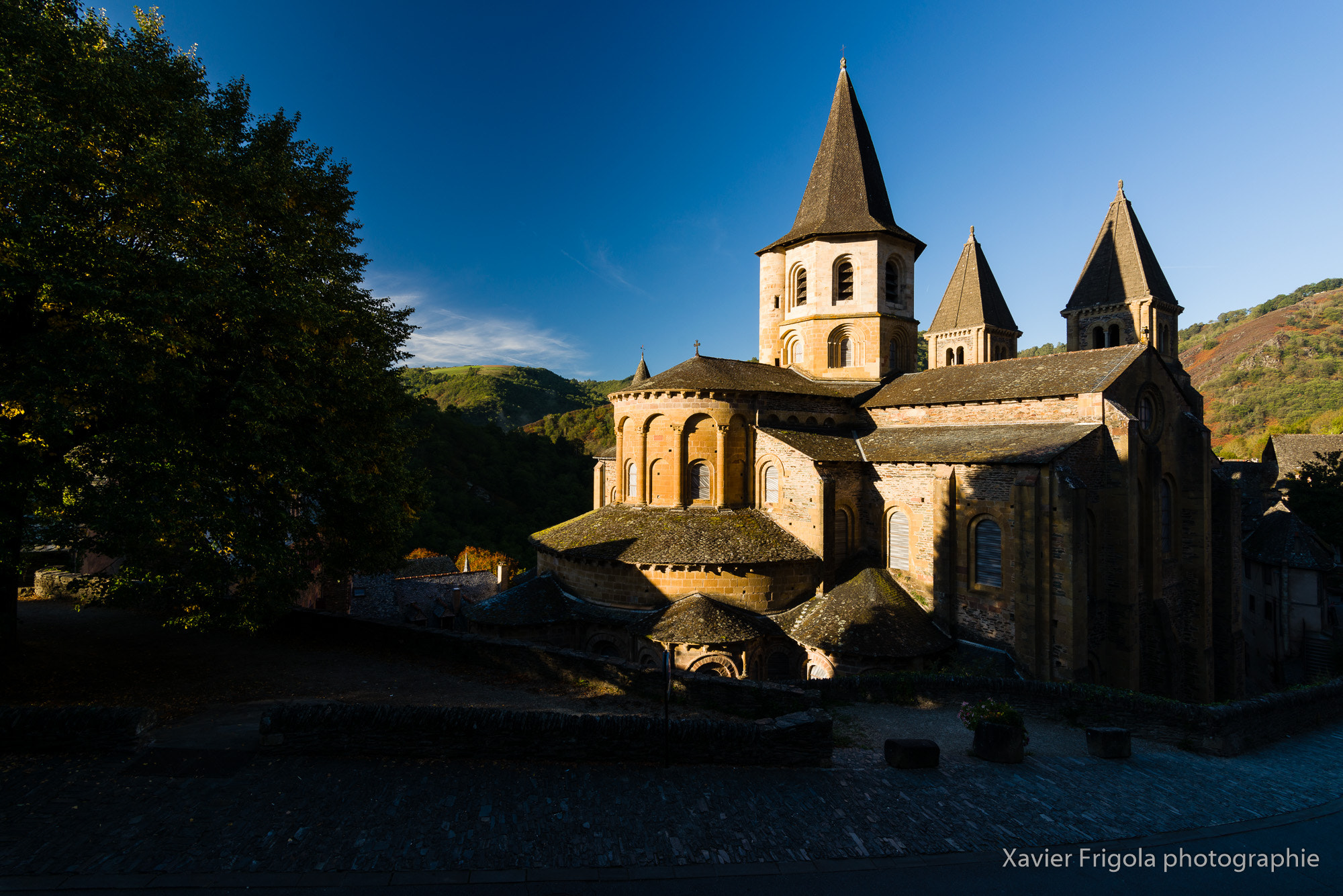 Tokina AT-X 17-35mm F4 Pro FX sample photo. Chemin de compostelle - abbatiale sainte-foy de conques photography