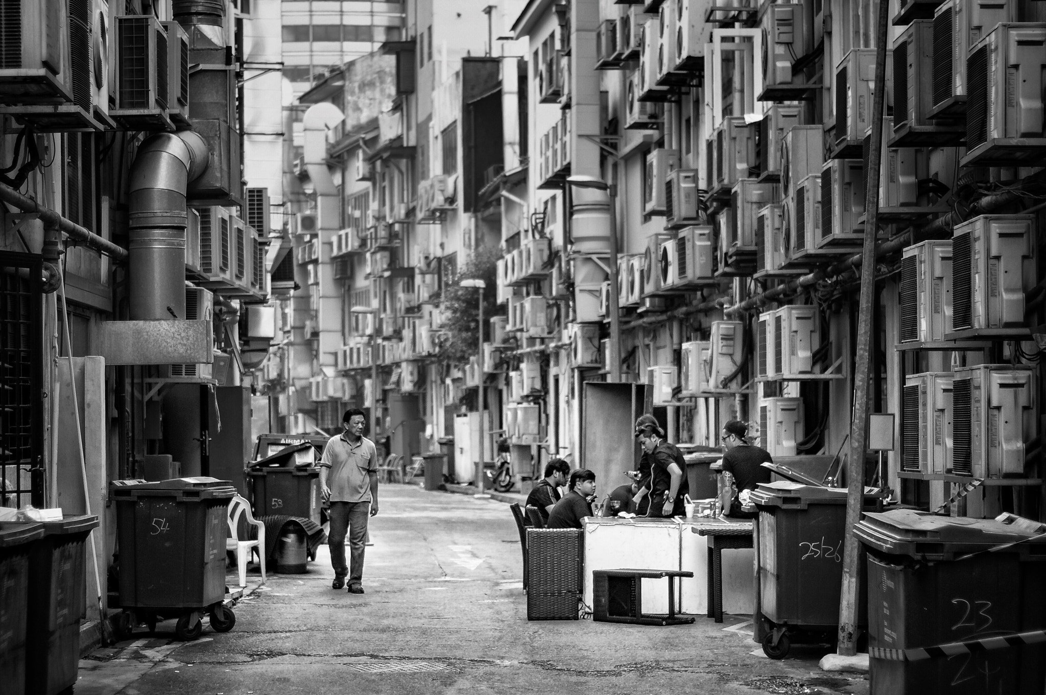 Nikon D300 + Nikon AF Nikkor 50mm F1.8D sample photo. Backstreet view at boat quay singapore photography