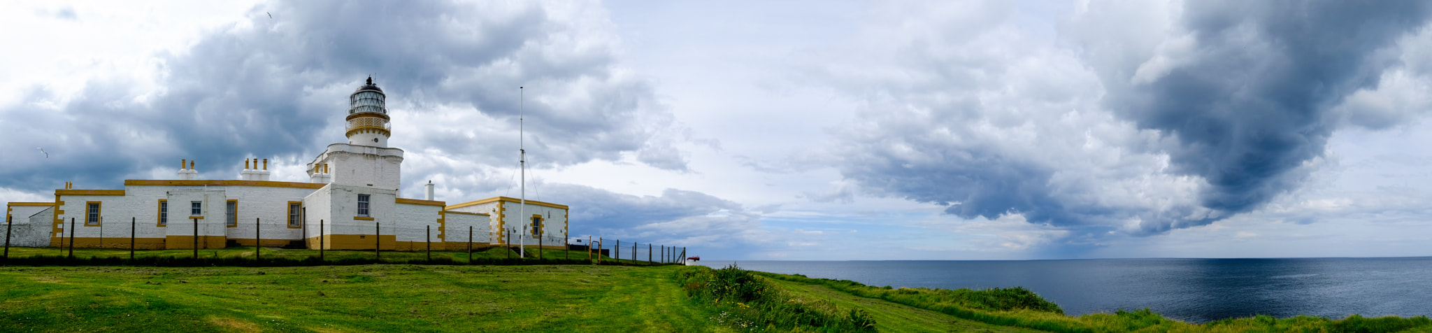 Fujifilm X-T10 + Fujifilm XF 10-24mm F4 R OIS sample photo. Kinnaird head lighthouse photography