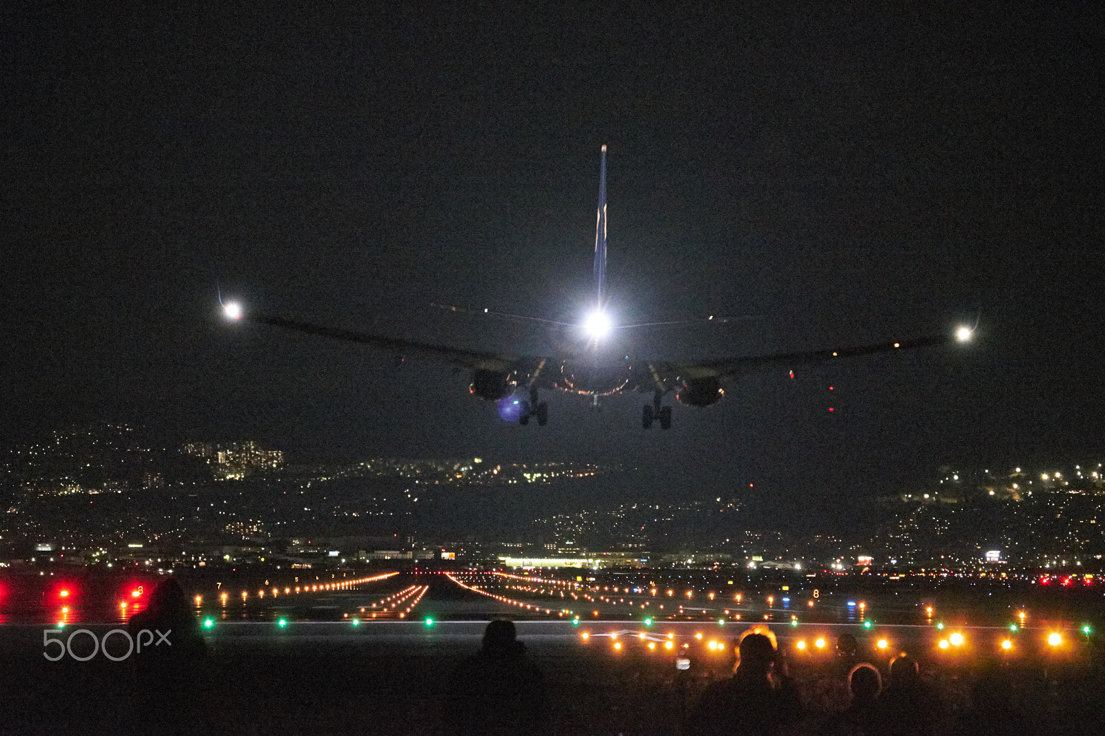 Sony a7 II + Sony FE 70-300mm F4.5-5.6 G OSS sample photo. Itami airport 32l photography