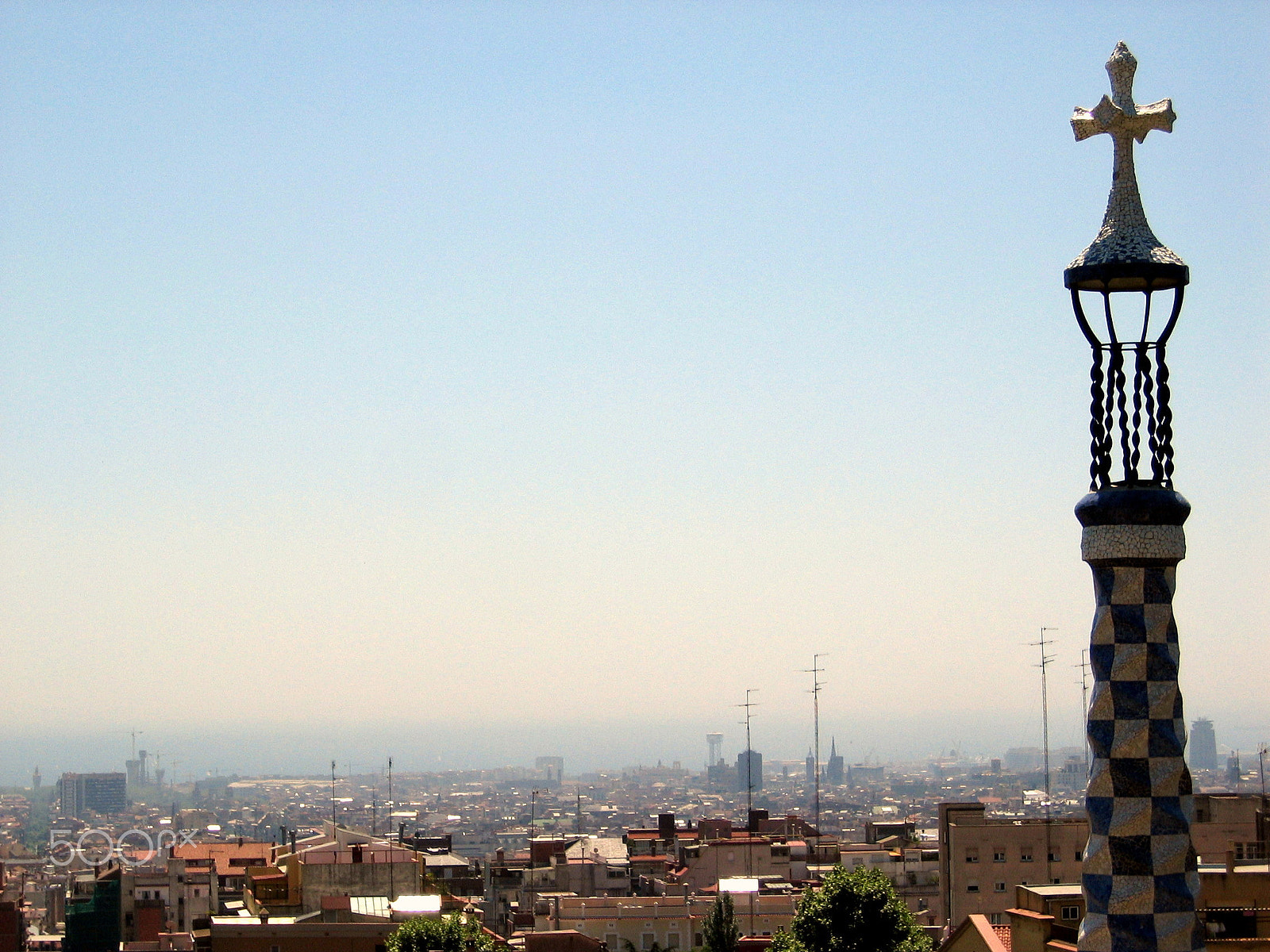 Canon DIGITAL IXUS 400 sample photo. Barcelona architecture on a clear sunny day photography