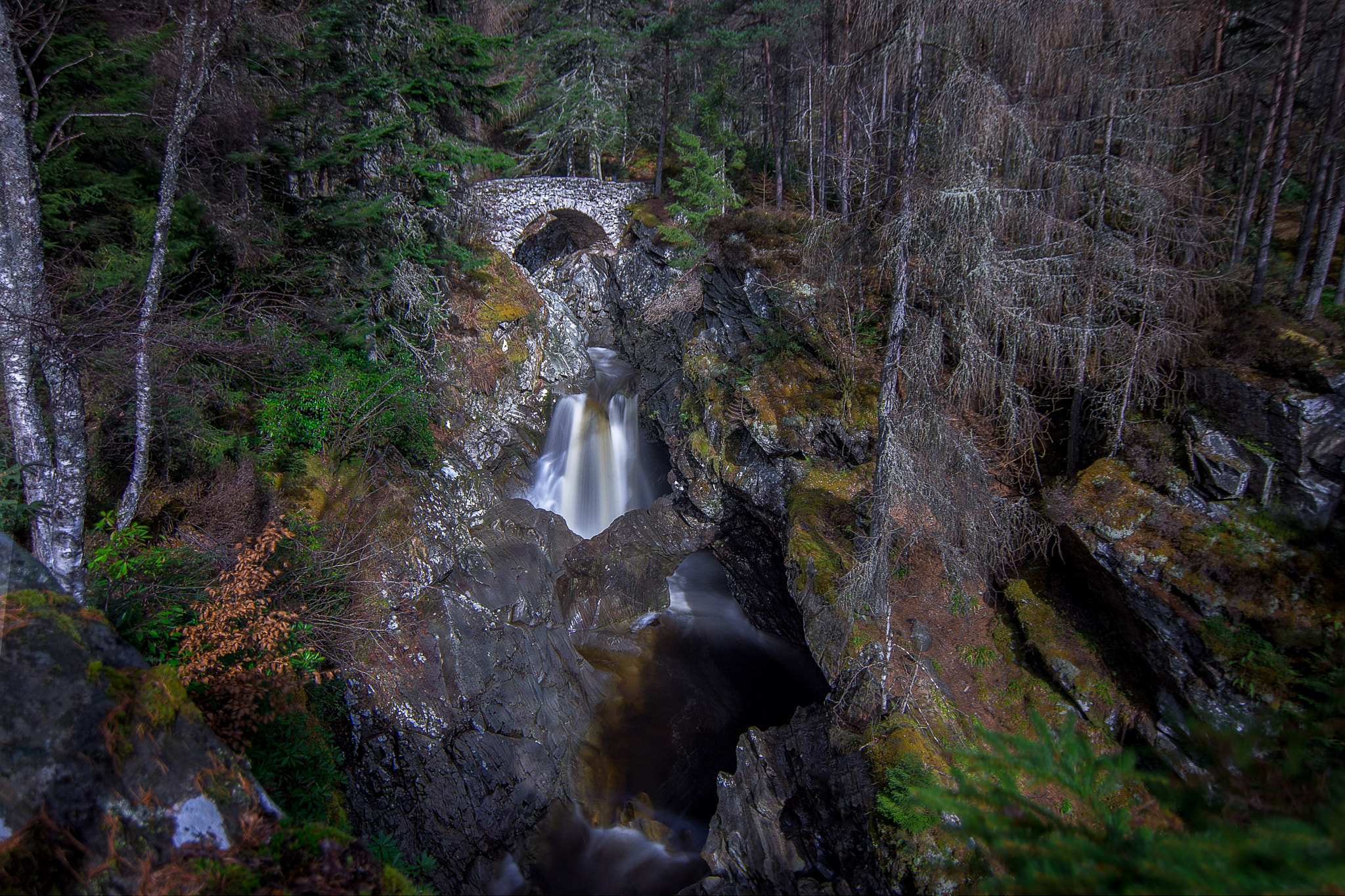 Sony SLT-A65 (SLT-A65V) + 20mm F2.8 sample photo. Fall of bruar photography