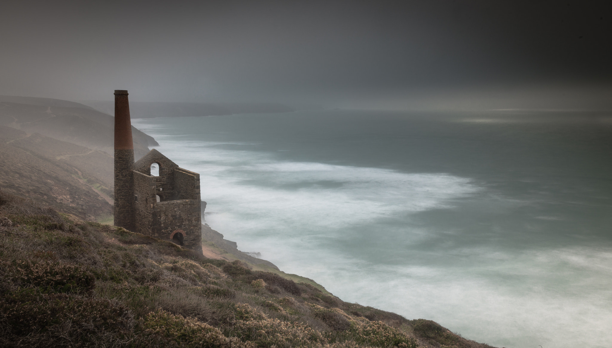 Nikon AF-S Nikkor 28-70mm F2.8 ED-IF sample photo. Wheel house photography