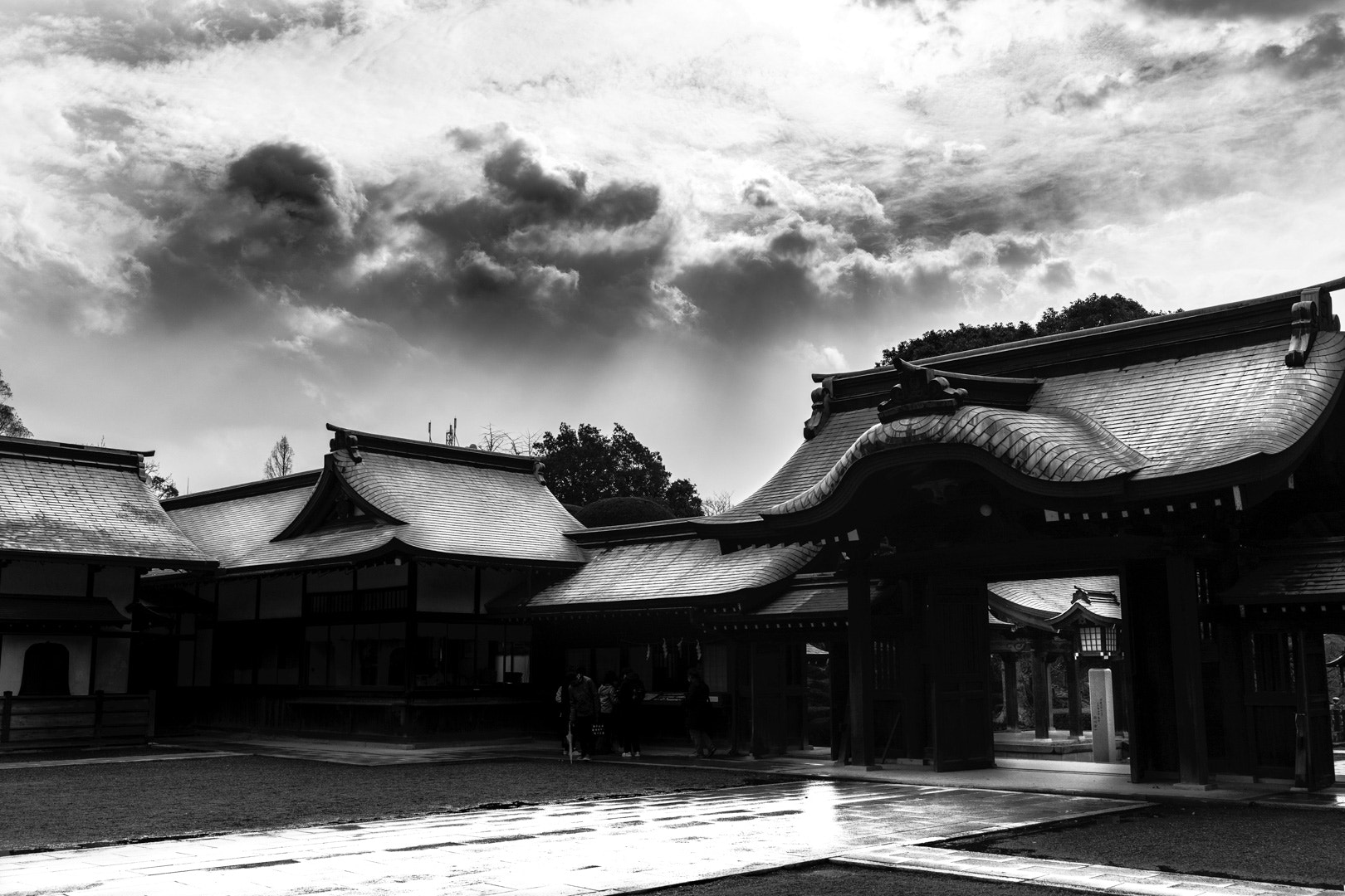 E 35mm F2 sample photo. 八代宮境内　dsc03035-7 photography