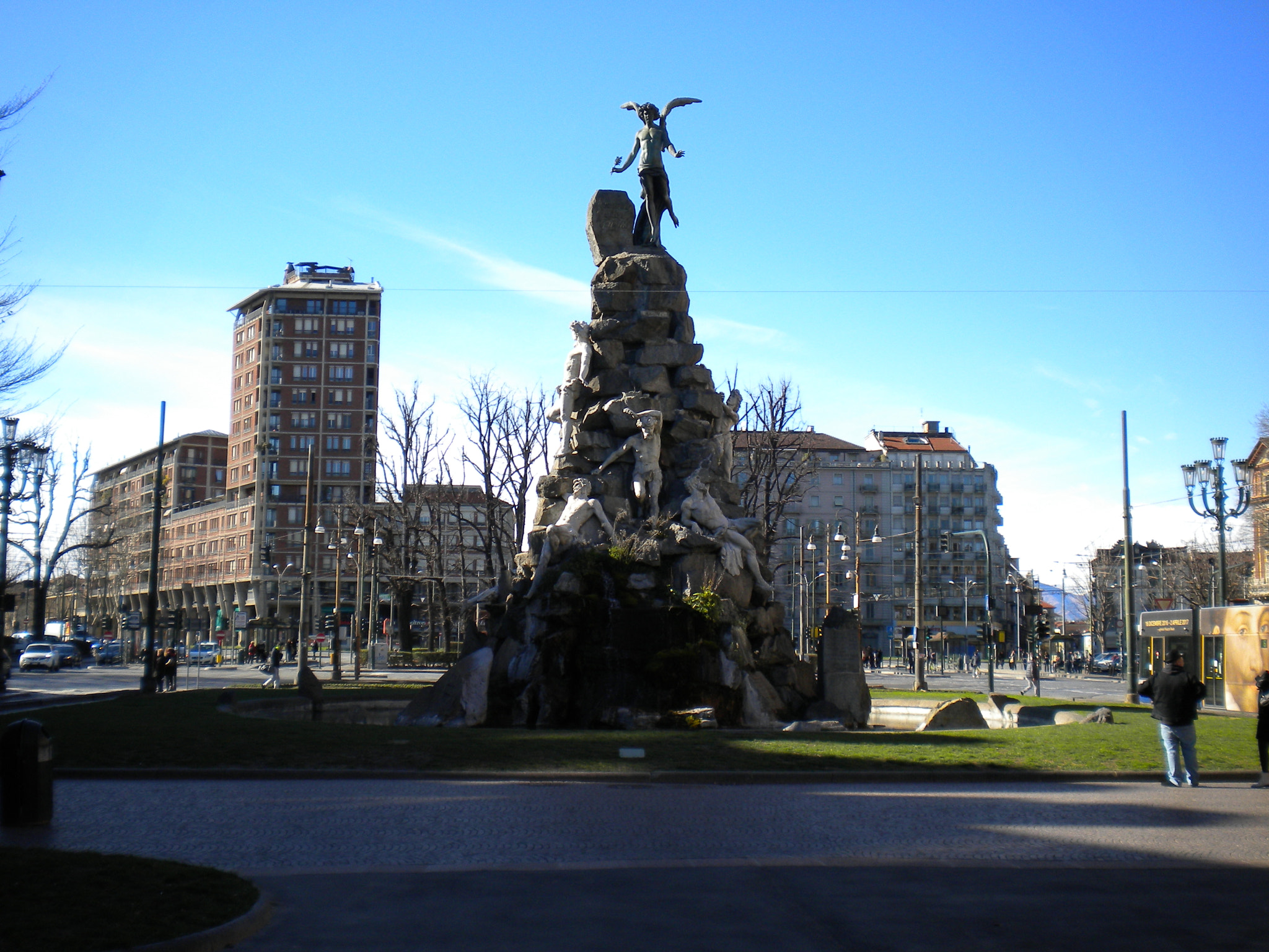 Nikon Coolpix S220 sample photo. Fontana a nobel. piazza statuto. torino .italy photography