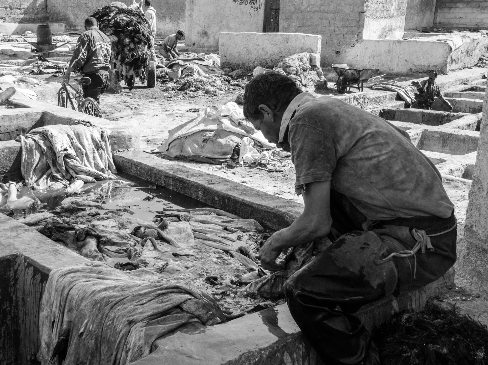 Nikon 1 V2 sample photo. Tanneries, marrakech photography