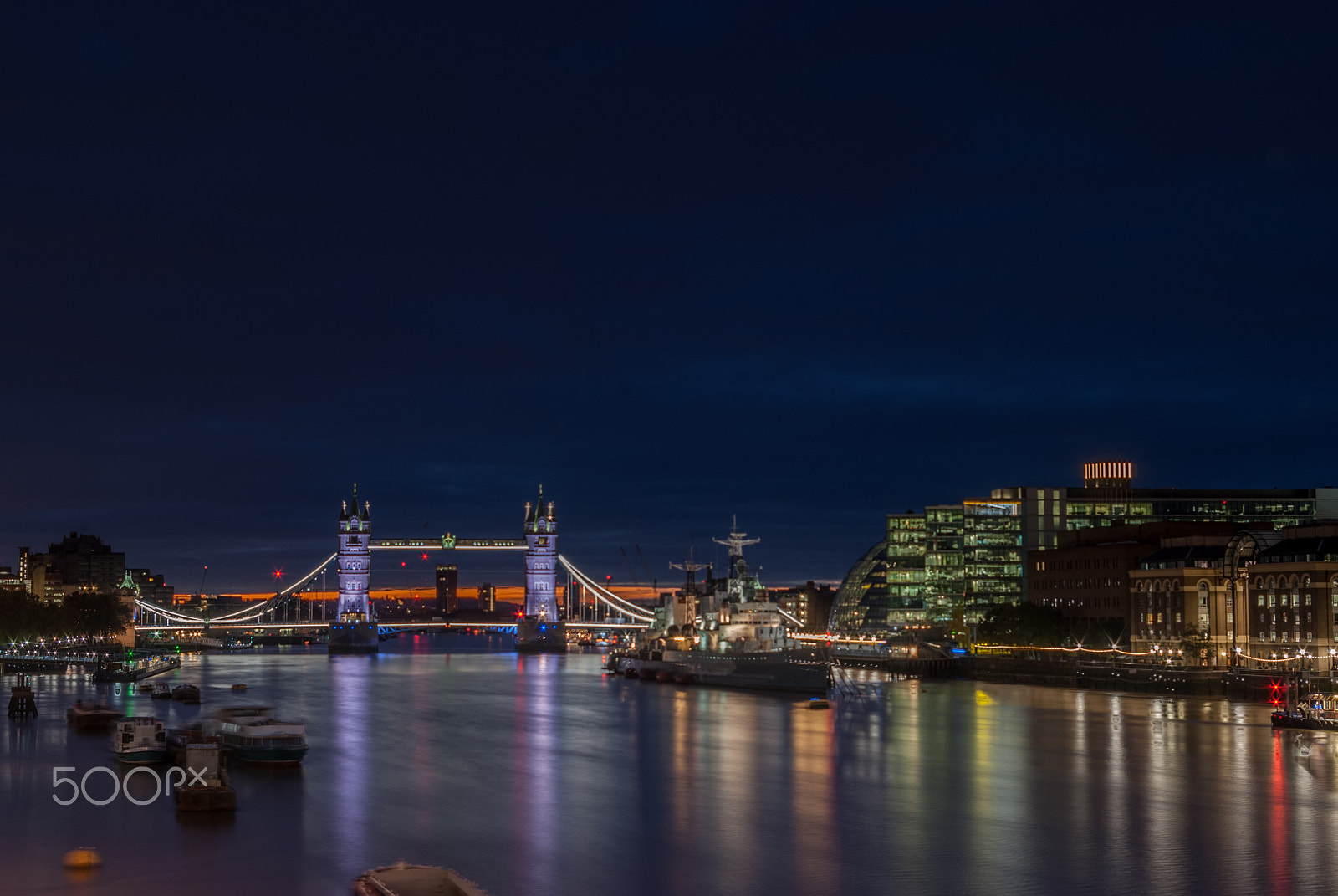 Samsung GX-10 sample photo. Tower bridge - pre dawn glow 2 photography