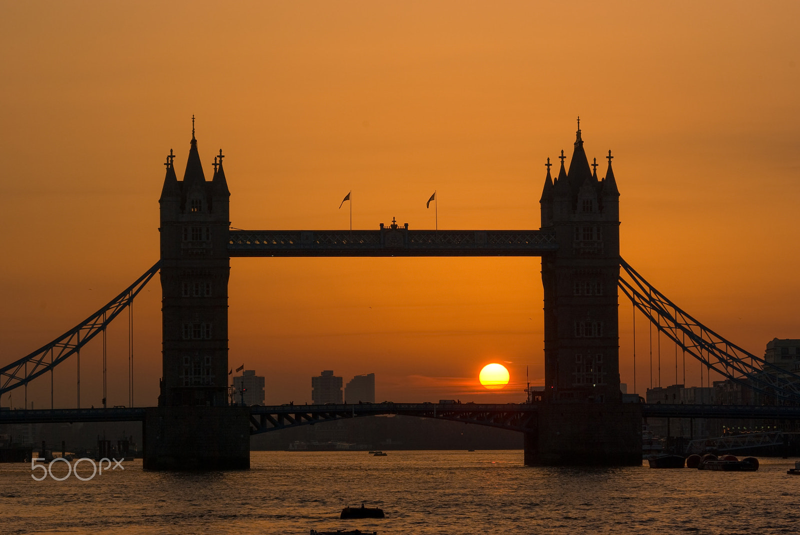 Samsung GX-10 sample photo. Golden dawn glow, tower bridge photography