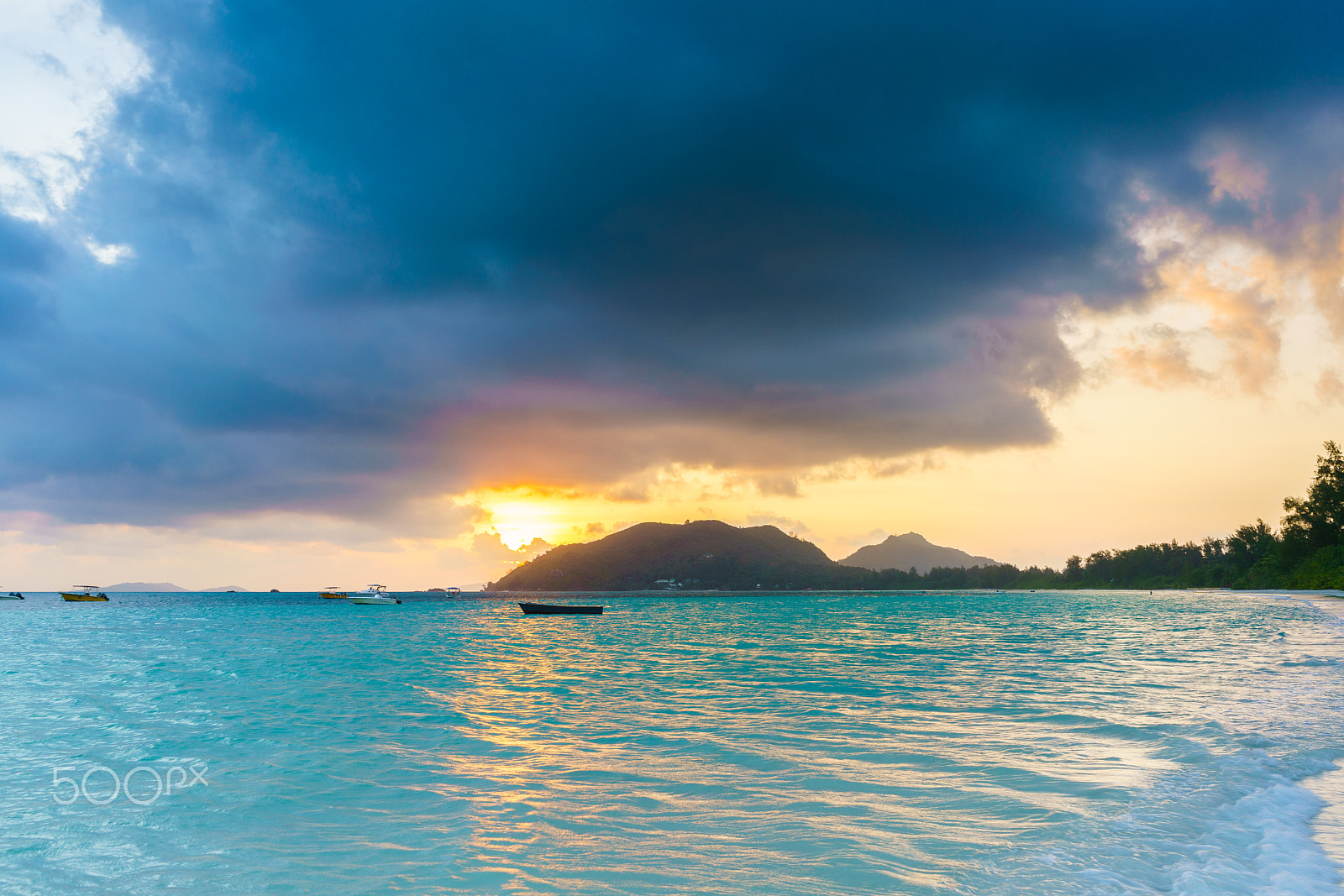 Sony FE 28mm F2 sample photo. Cloudy sunrise, praslin, seychelles photography